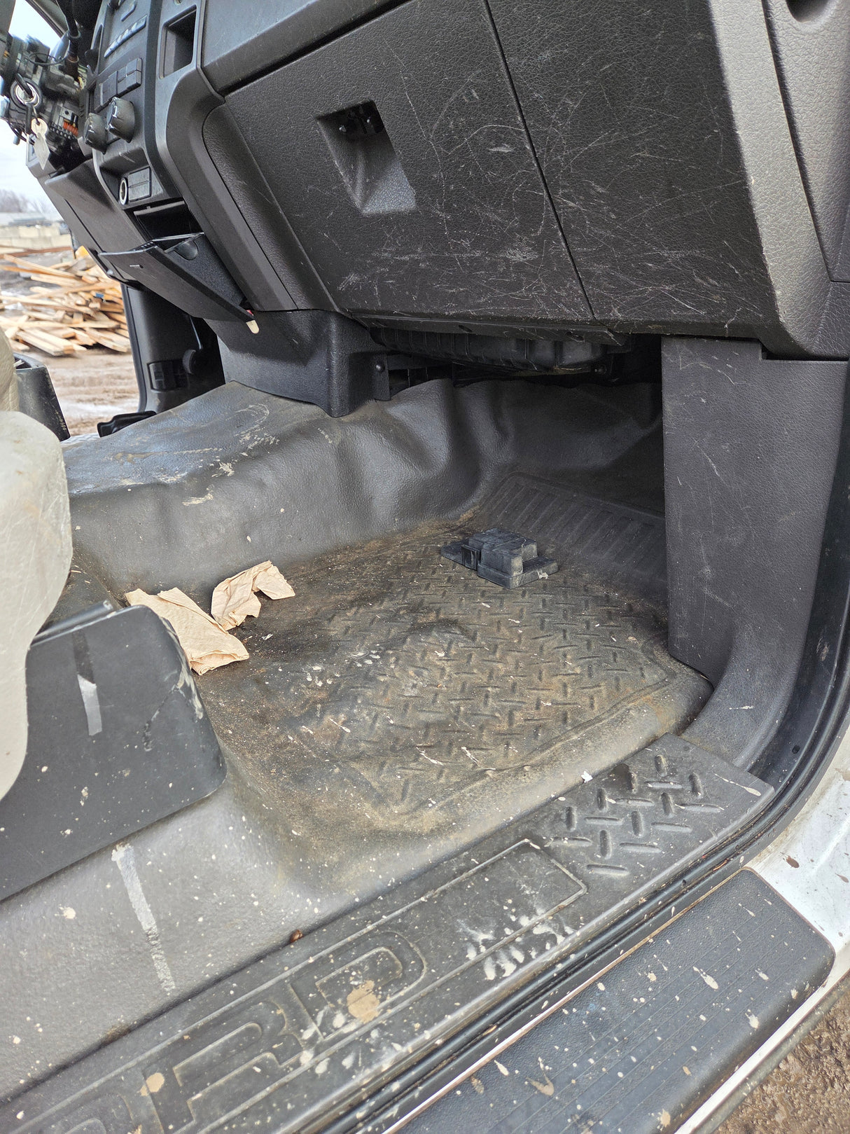 2004-2008 Ford F150 2 Door Regular Cab - Oxford White