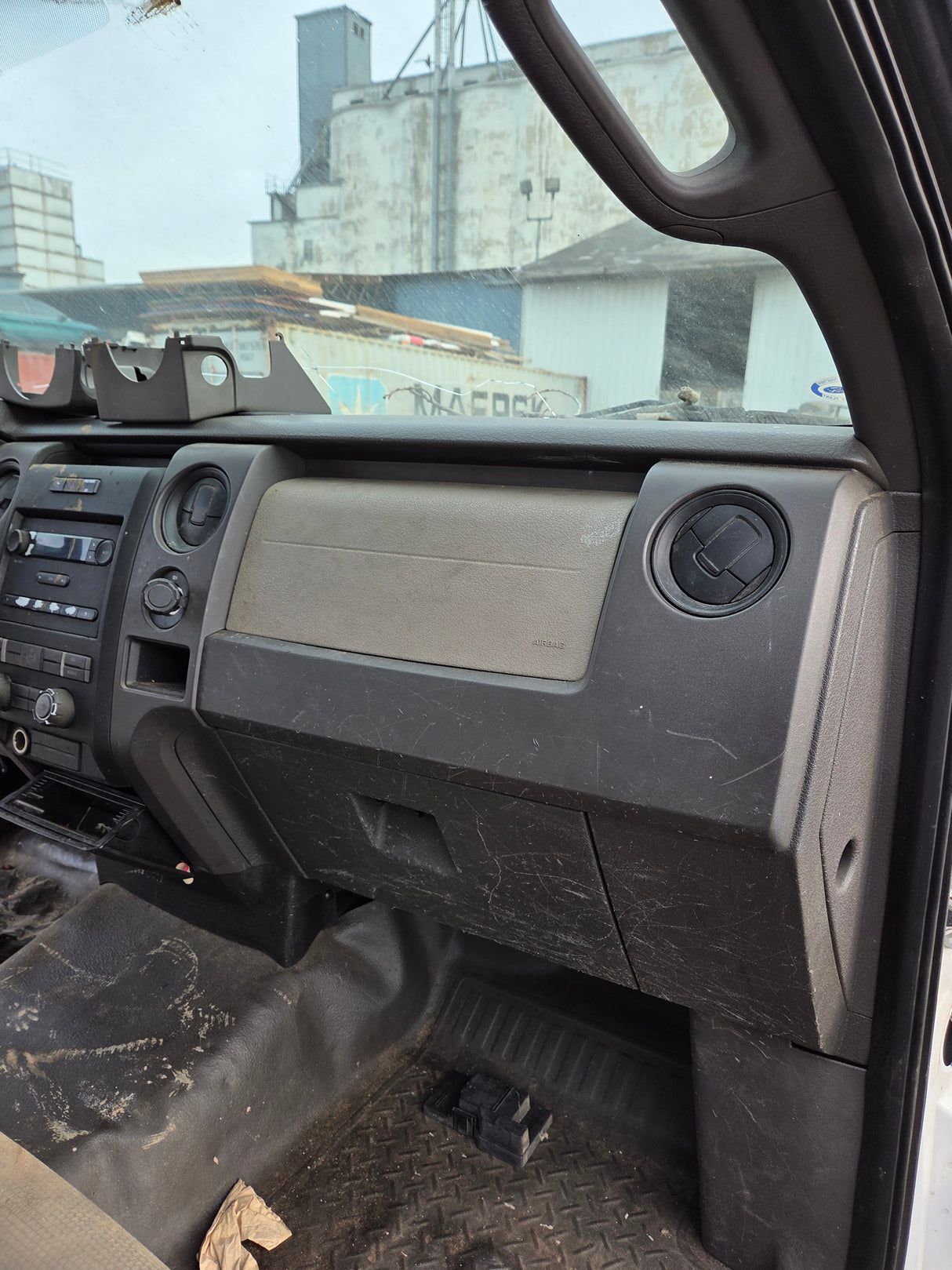 2004-2008 Ford F150 2 Door Regular Cab - Oxford White