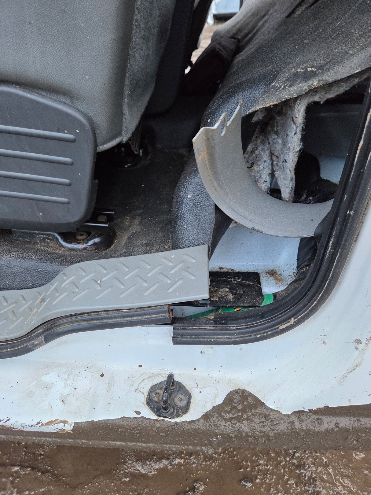 2004-2008 Ford F150 4 Door "Plus" Cab - Oxford White