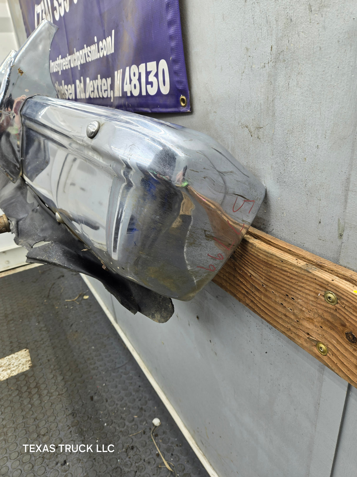 1983-1991 Chevrolet Silverado / GMC Sierra Square Body Front Bumper With Push Bars