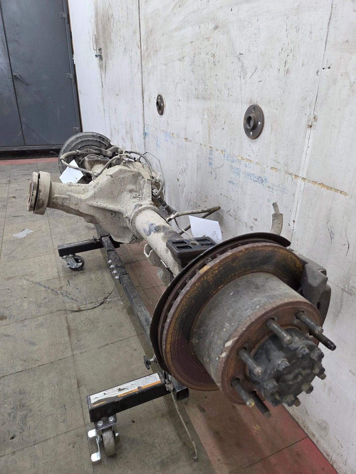 2011-2012 Ford Super Duty F250 F350 Rear Axle 3.73 Gear Ratio Electric Locking Rear End 143k miles