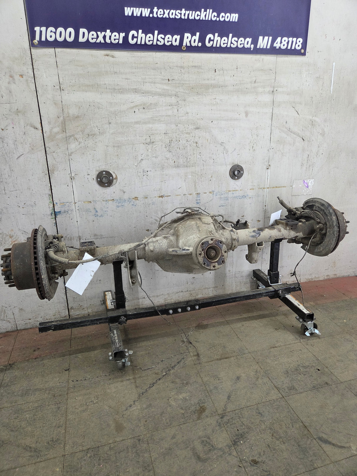 2011-2012 Ford Super Duty F250 F350 Rear Axle 3.73 Gear Ratio Electric Locking Rear End 143k miles