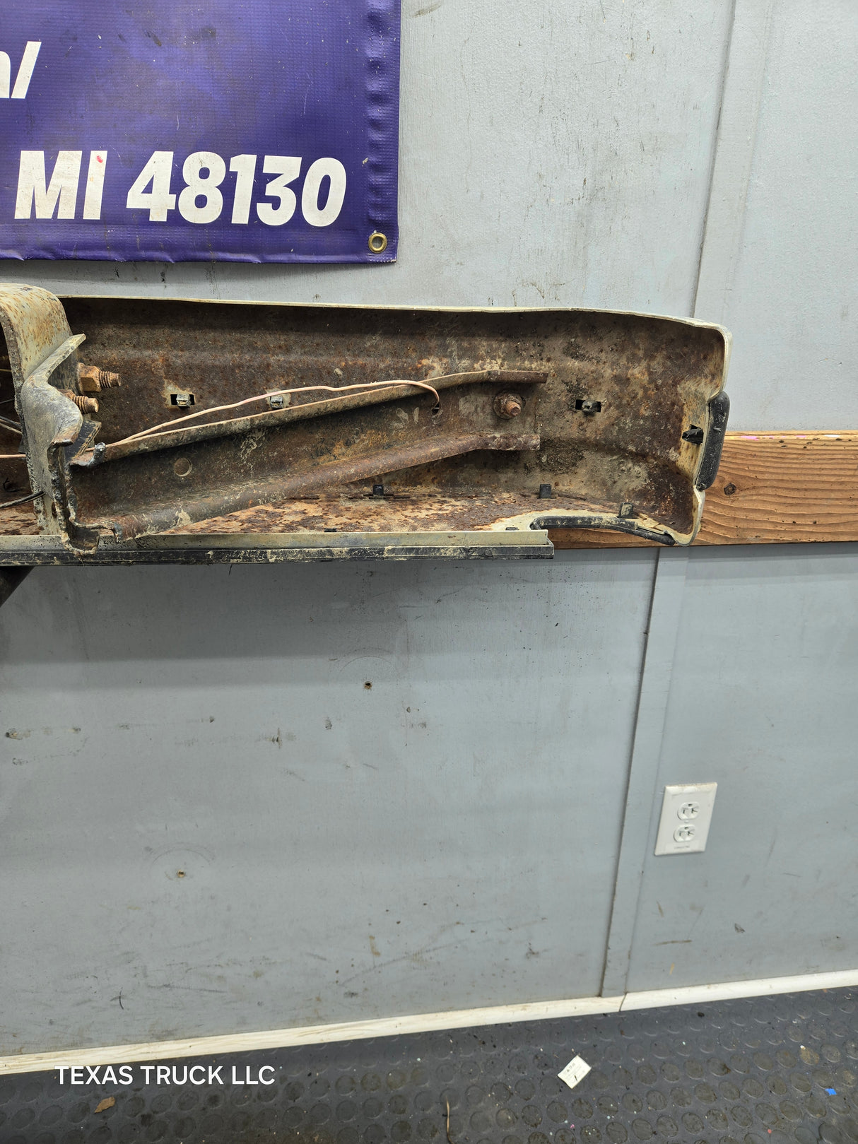 1980-1997 Ford F100 F150 F250 F350 Rear Bumper