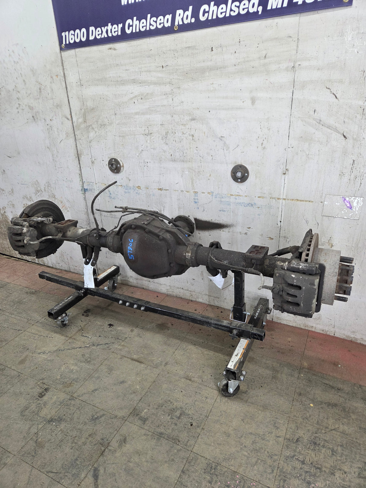 2011-2012 Ford Super Duty F250 F350 Rear Axle 3.73 Gear Ratio Rear End 156K miles