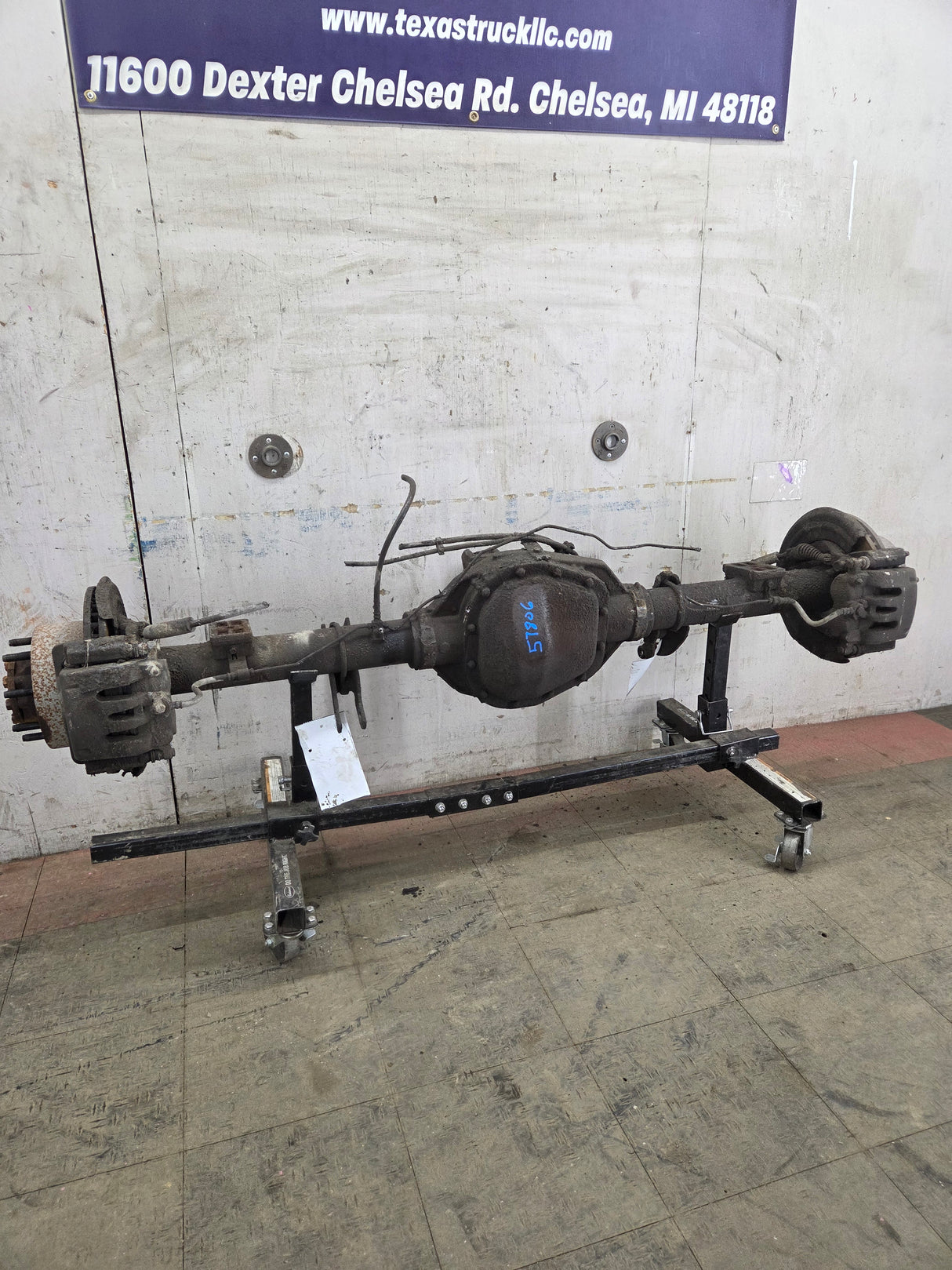 2011-2012 Ford Super Duty F250 F350 Rear Axle 3.73 Gear Ratio Rear End 156K miles