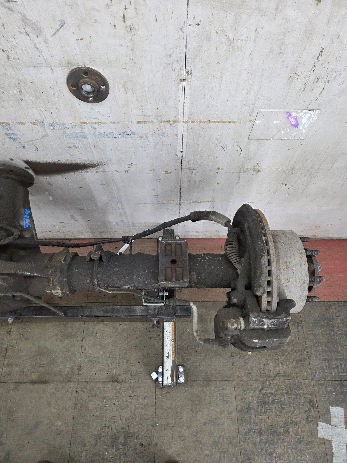 2011-2012 Ford Super Duty F250 F350 Rear Axle 3.73 Gear Ratio Rear End 156K miles