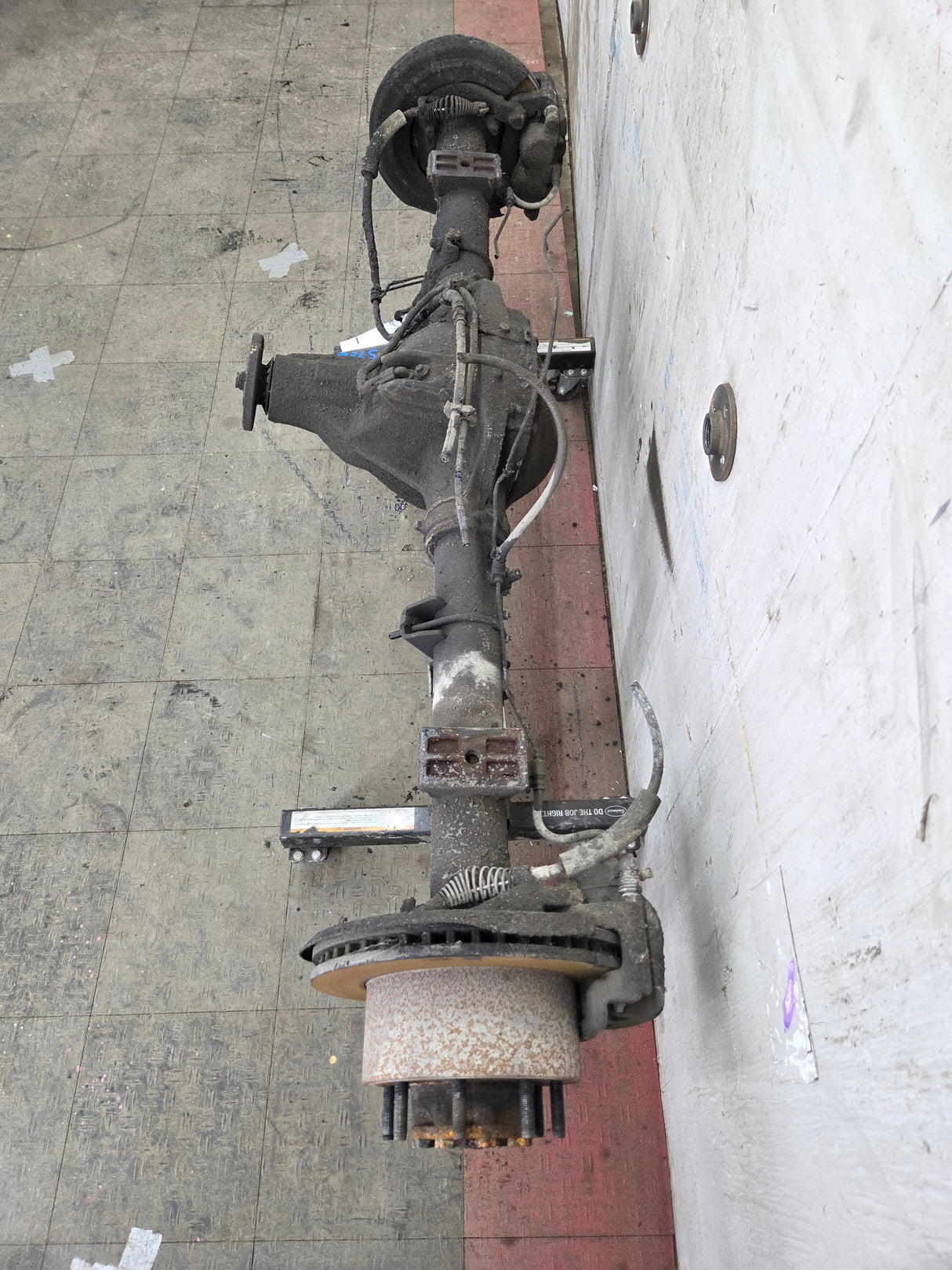 2011-2012 Ford Super Duty F250 F350 Rear Axle 3.73 Gear Ratio Rear End 156K miles