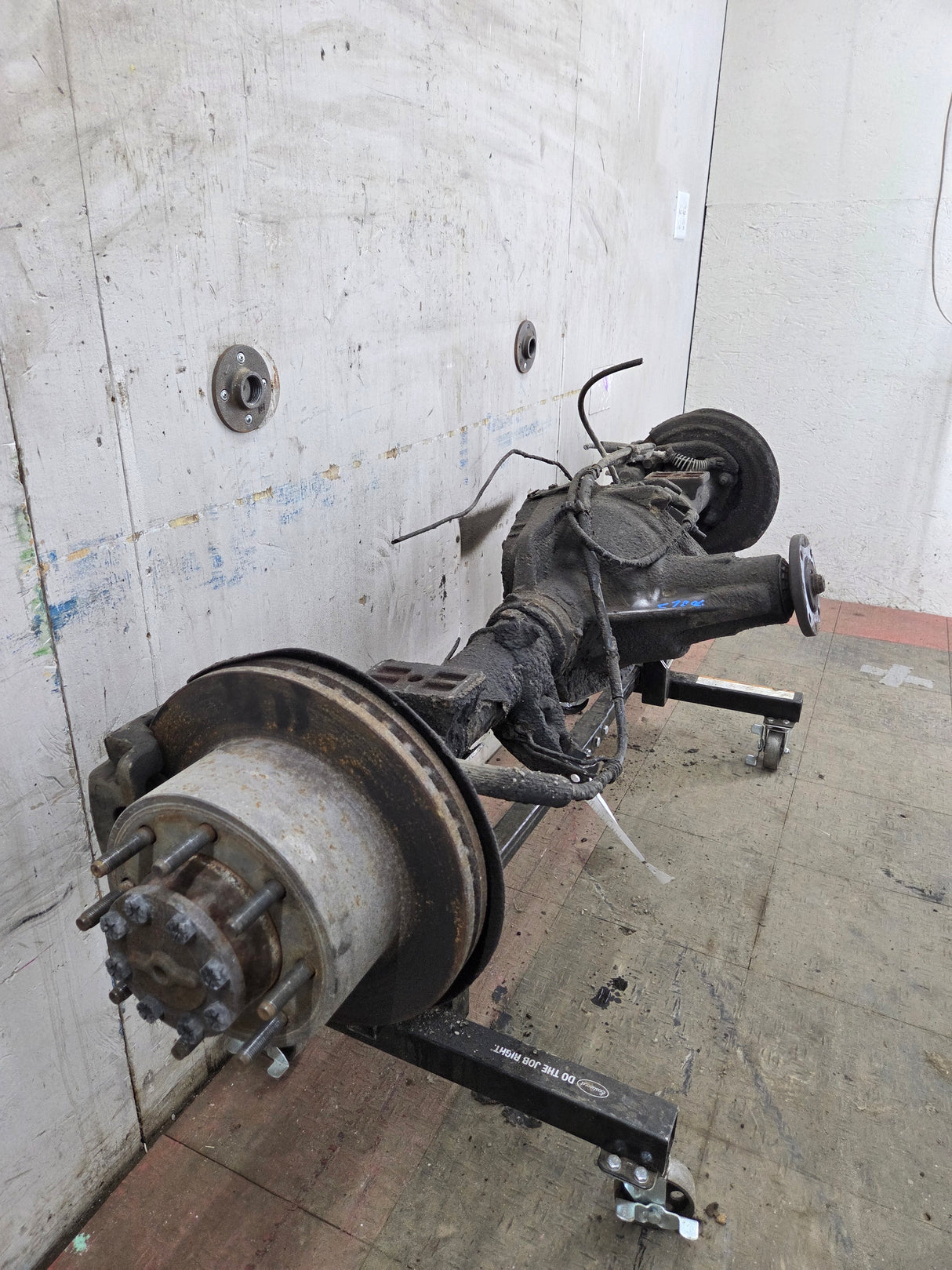 2011-2012 Ford Super Duty F250 F350 Rear Axle 3.73 Gear Ratio Rear End 156K miles