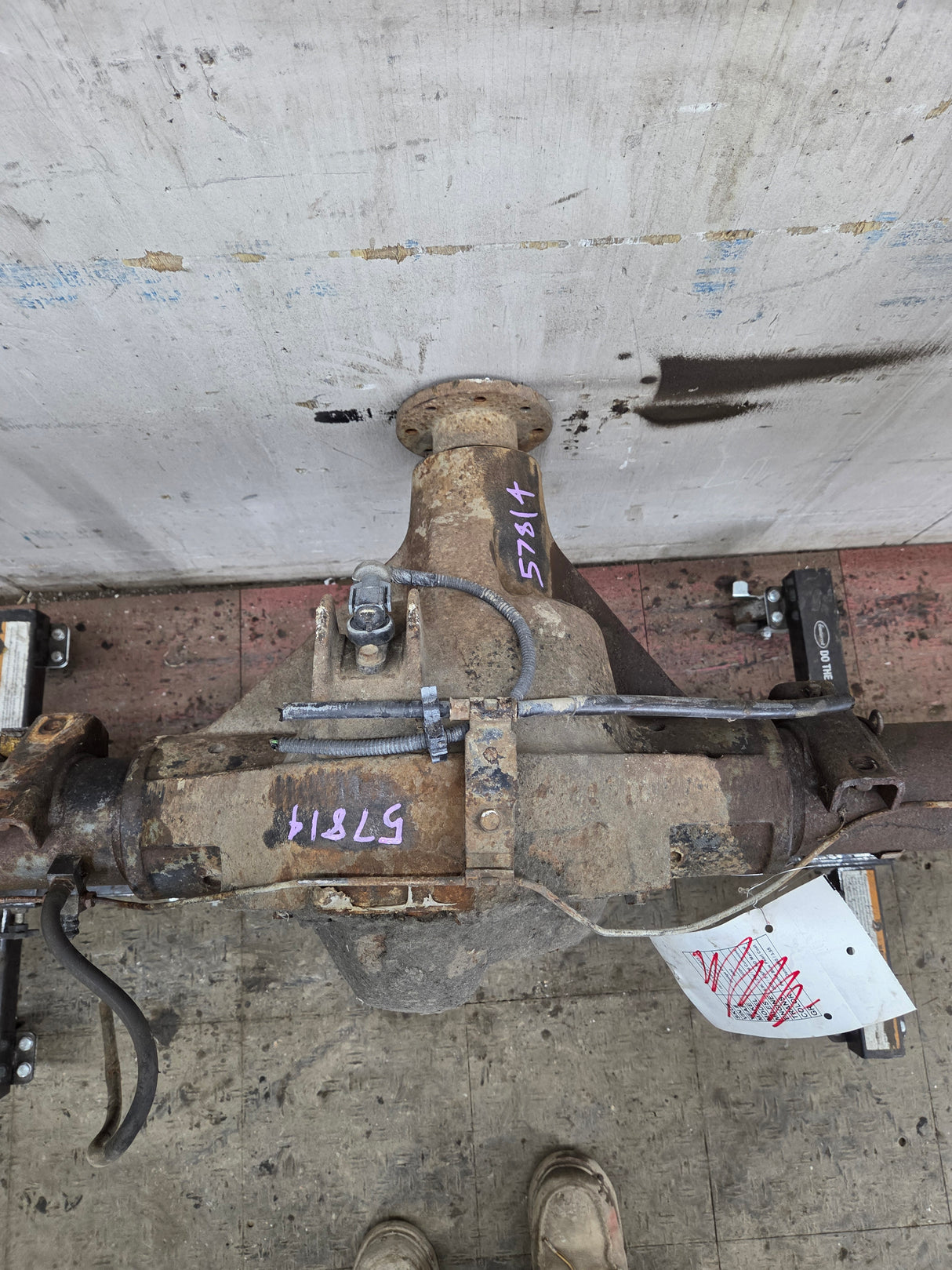 2005-2007 Ford Super Duty F350 DRW Dually Rear Axle 4.10 Gear Ratio