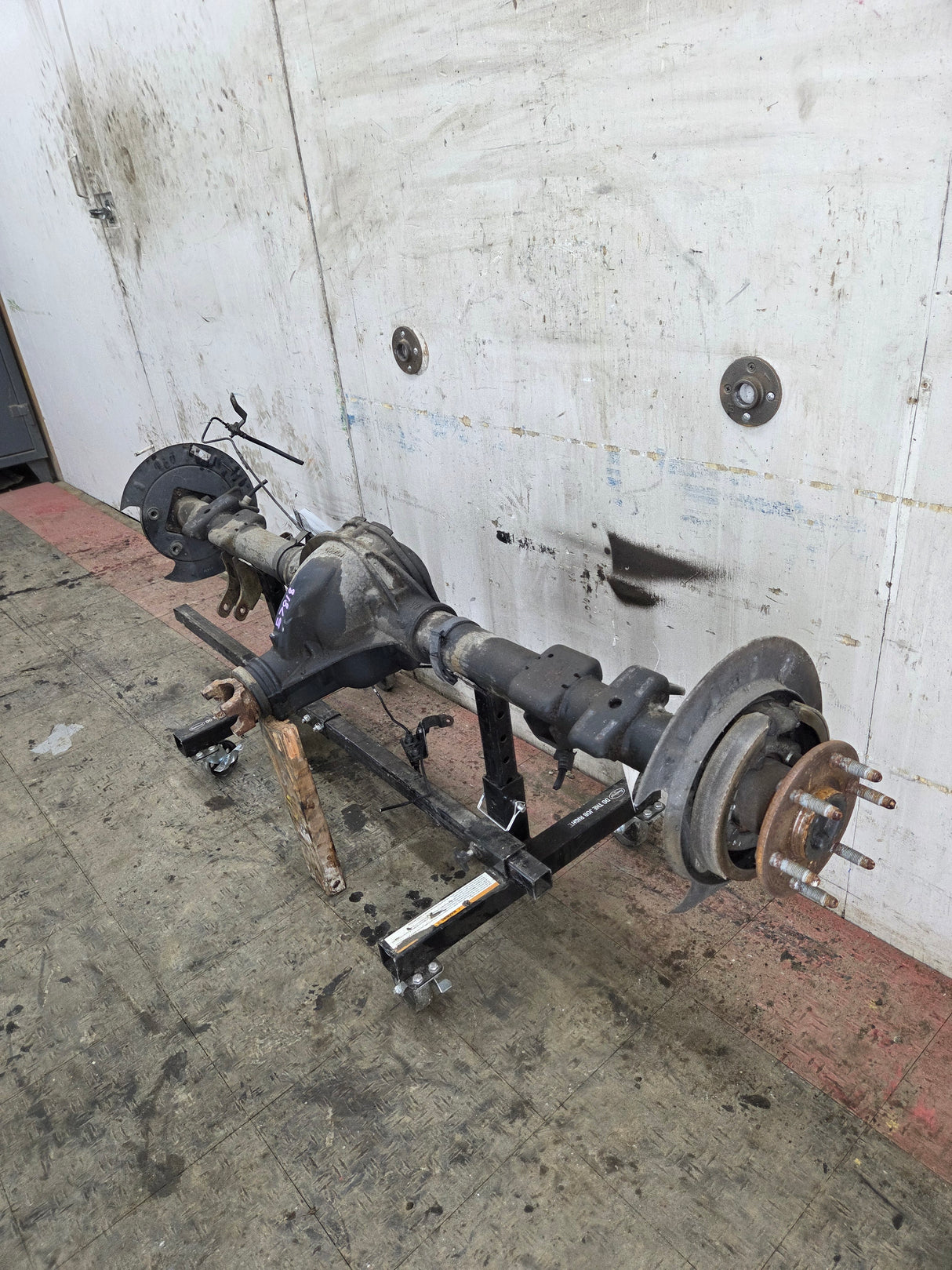 2009-2013 Chevrolet Silverado GMC Sierra 1500 Rear Axle GU5 3.73 Gear Ratio 8.6" Ring Gear