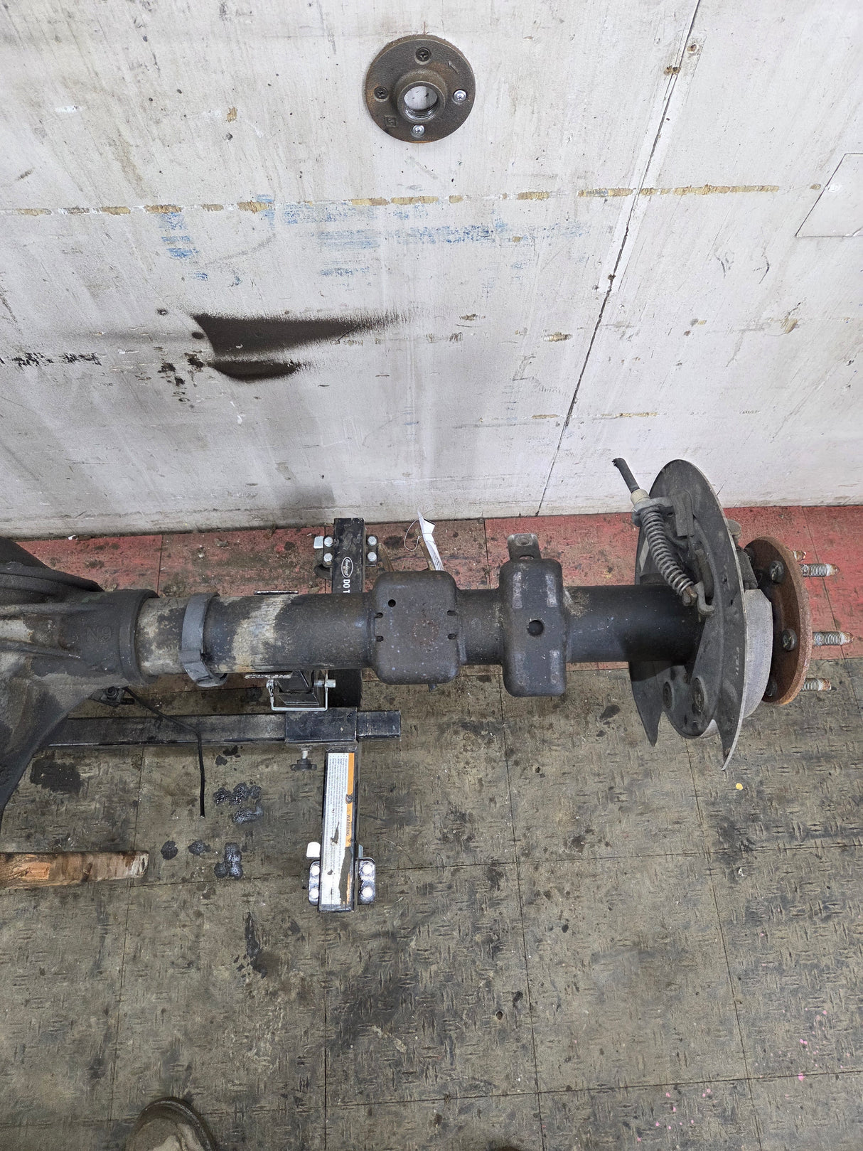 2009-2013 Chevrolet Silverado GMC Sierra 1500 Rear Axle GU5 3.73 Gear Ratio 8.6" Ring Gear
