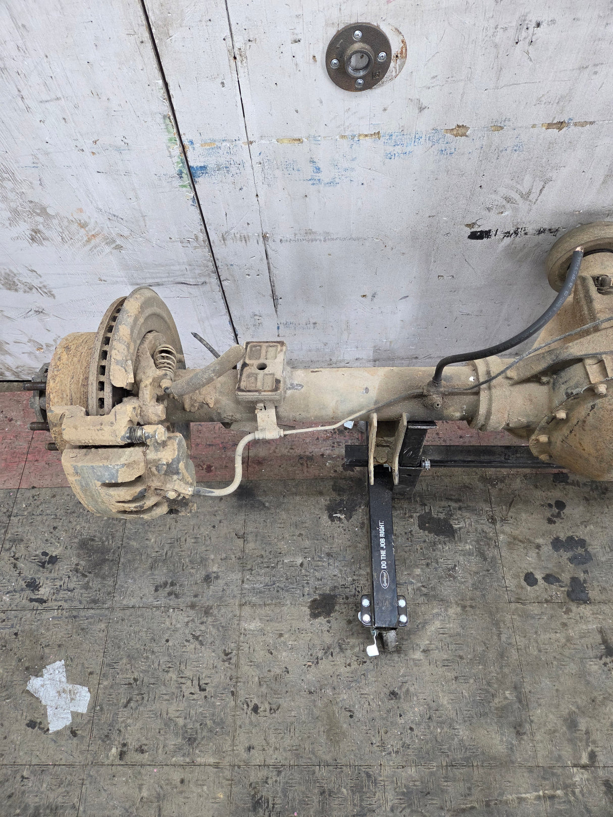 2008-2010 Ford Super Duty F250 F350 SRW Rear Axle Limited Slip 3.73 Gear Ratio
