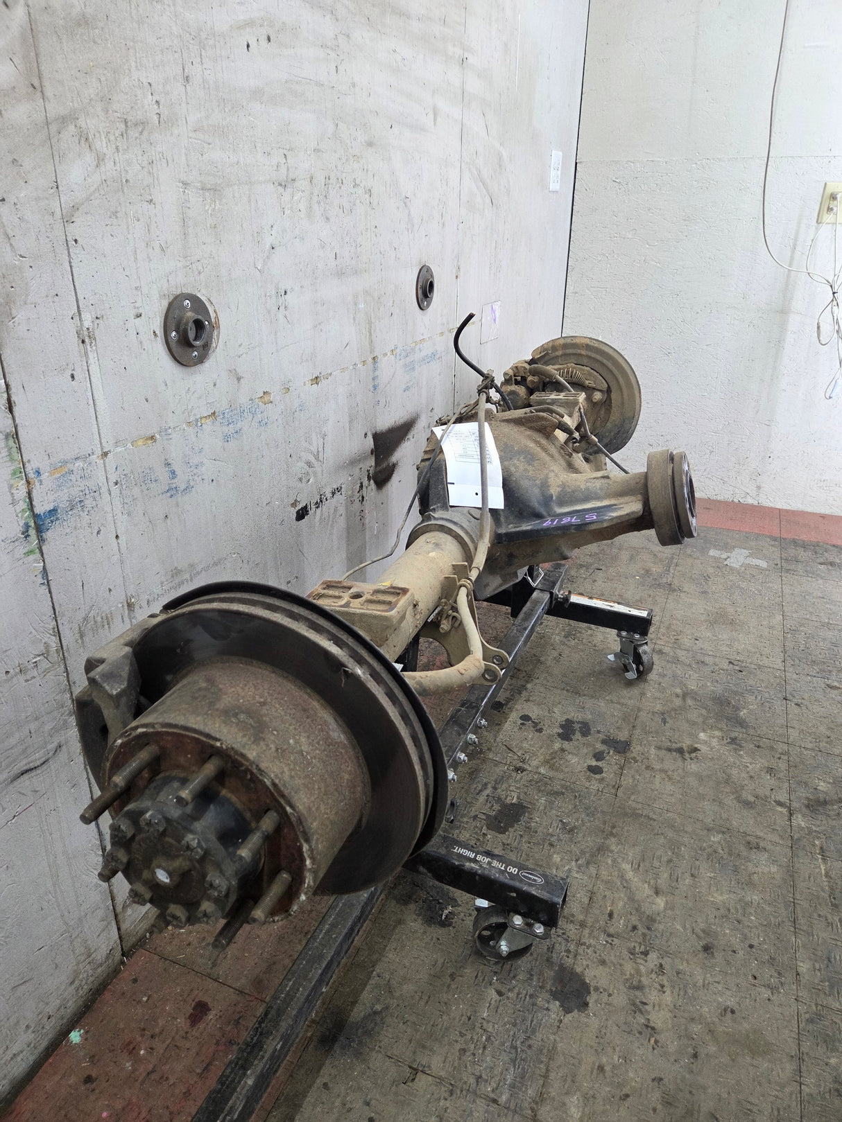 2008-2010 Ford Super Duty F250 F350 SRW Rear Axle Limited Slip 3.73 Gear Ratio