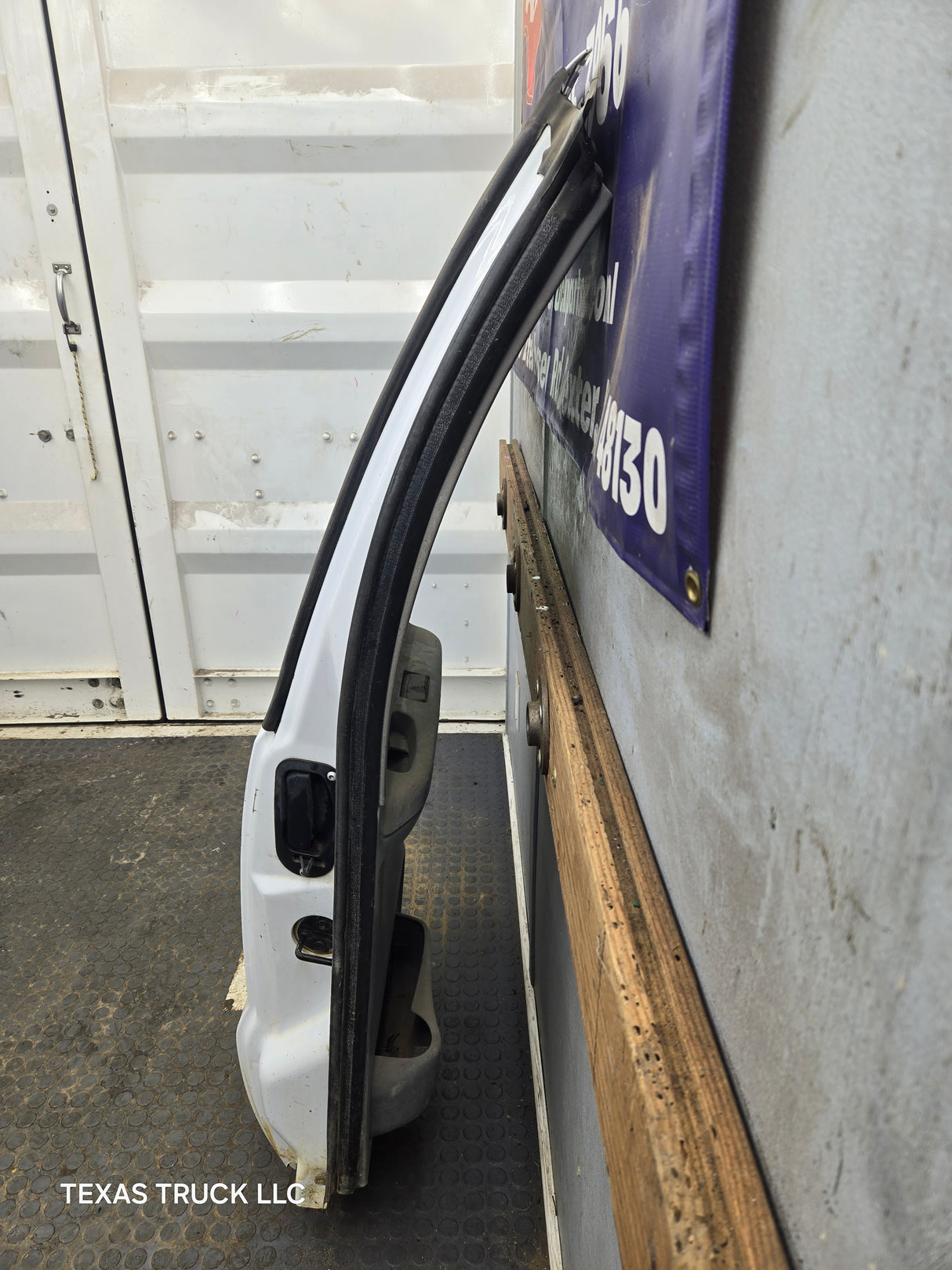 1999-2007 Ford Super Duty F250 F350 F450 F550 RH Extended Cab Passenger Rear Door