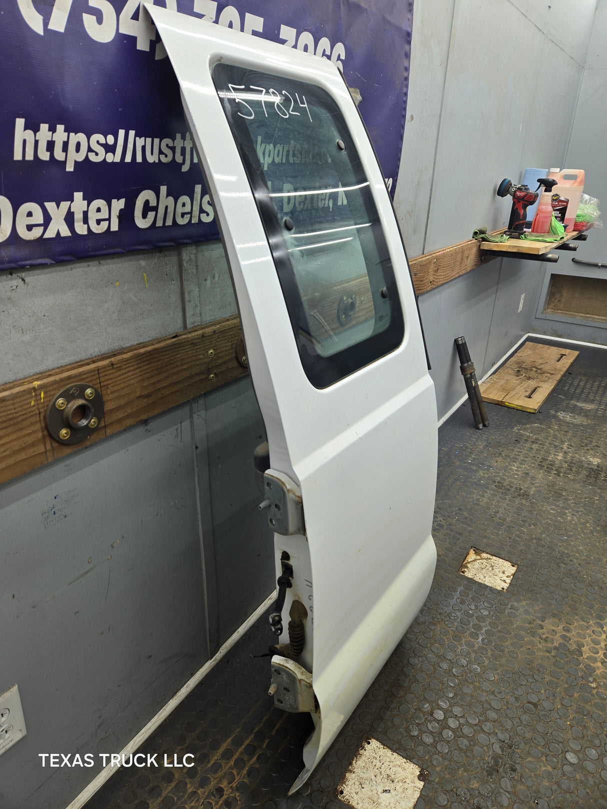 1999-2007 Ford Super Duty F250 F350 F450 F550 RH Extended Cab Passenger Rear Door