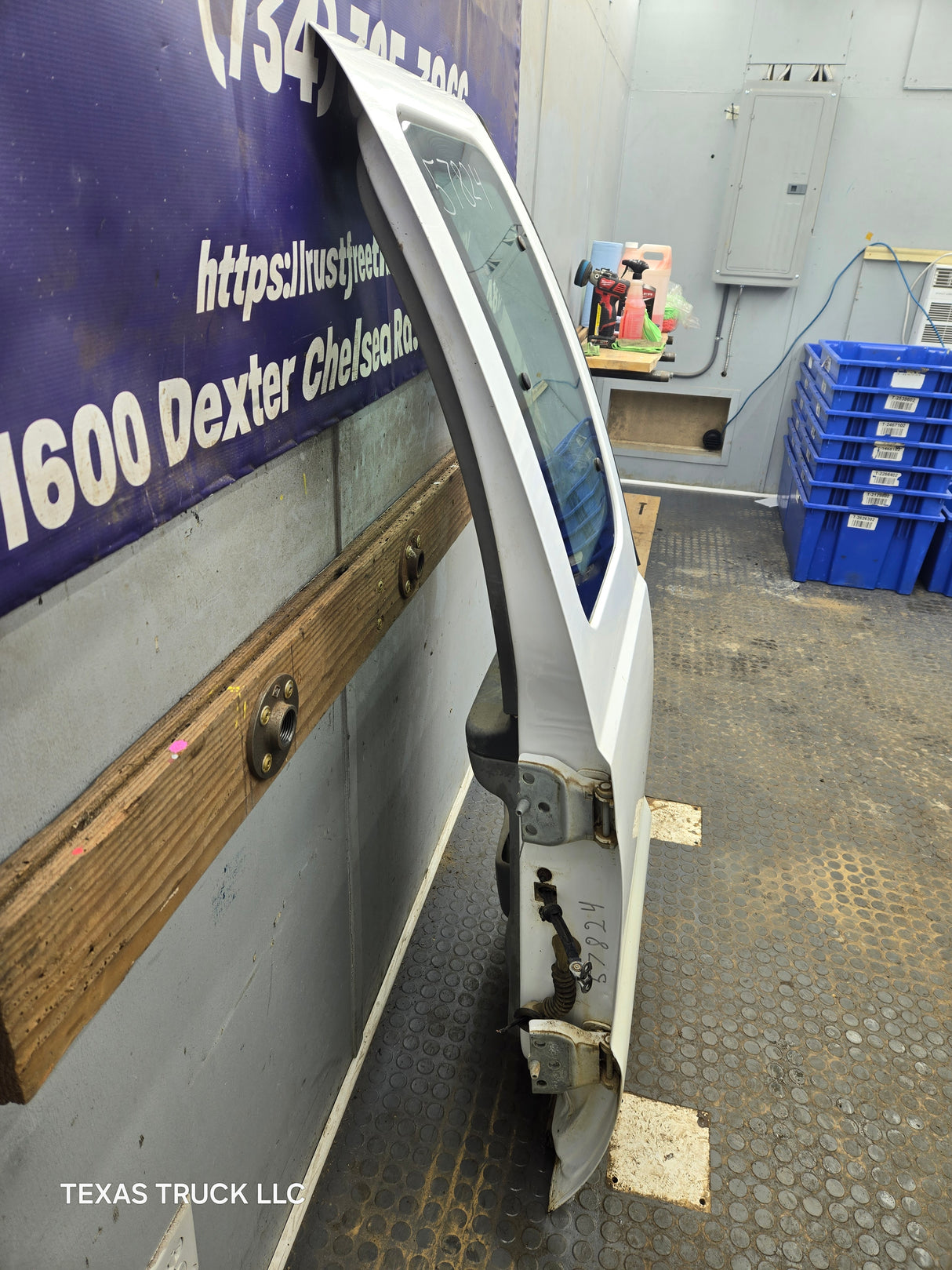 1999-2007 Ford Super Duty F250 F350 F450 F550 RH Extended Cab Passenger Rear Door