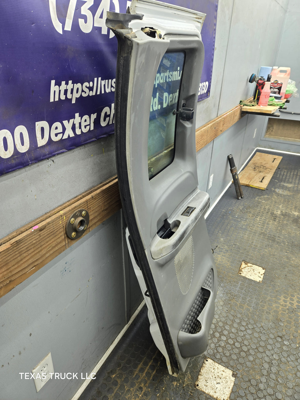 1999-2007 Ford Super Duty F250 F350 F450 F550 RH Extended Cab Passenger Rear Door