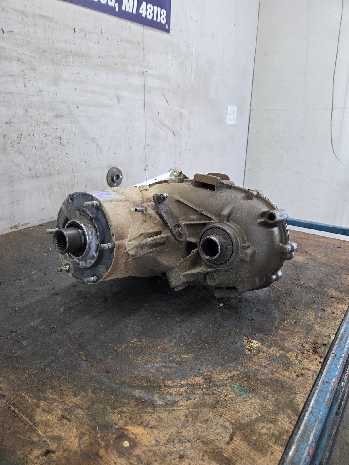 2008 Chevrolet Silverado GMC Sierra 2500HD 3500HD Floor Shift TRANSFER CASE 6L-90