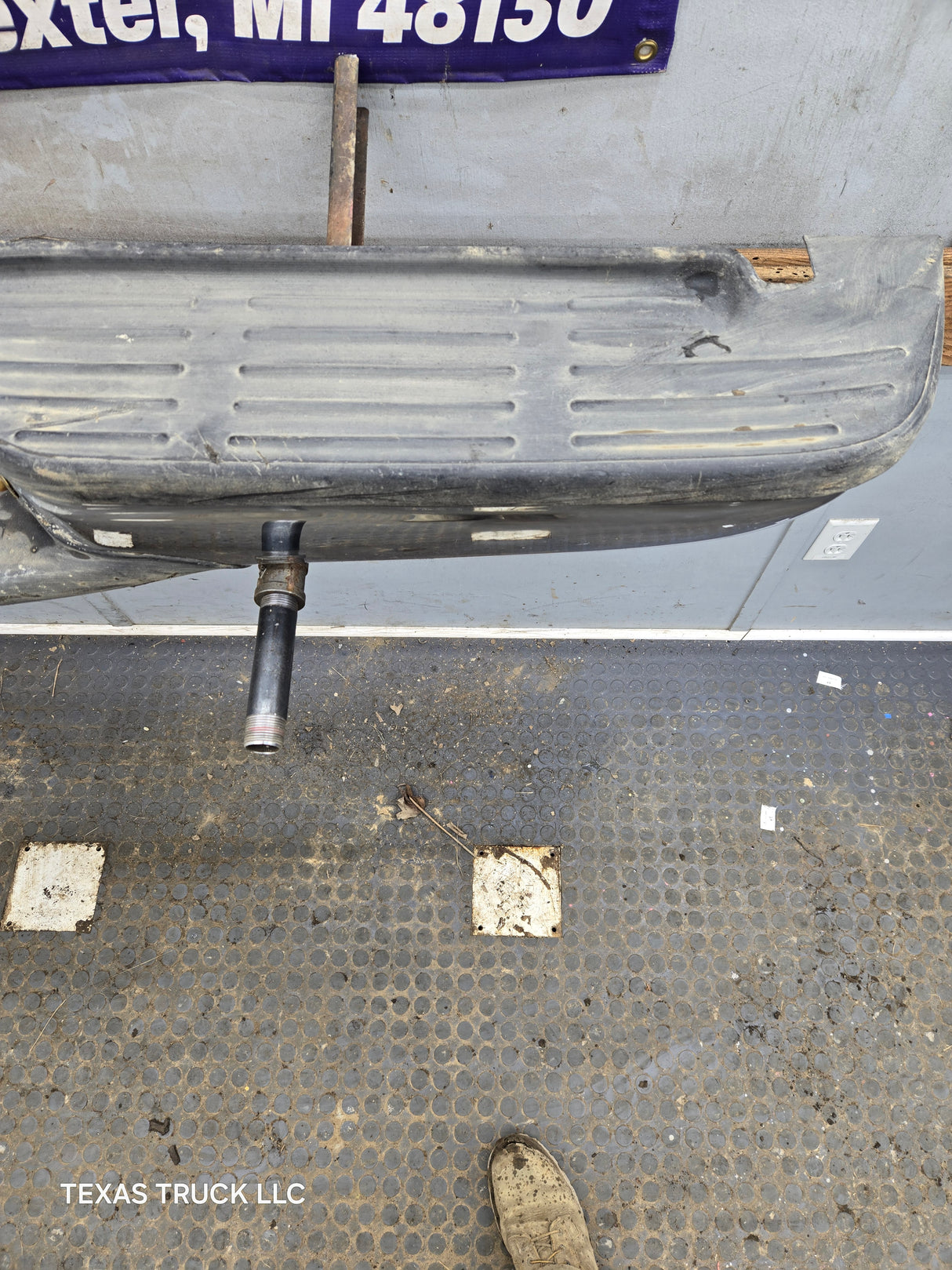 1999-2007 Ford Super Duty F250 F350 F450 F550 Rear Bumper