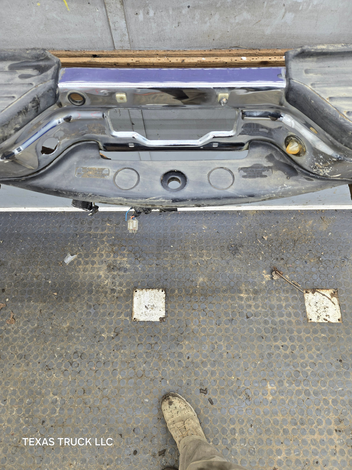 1999-2007 Ford Super Duty F250 F350 F450 F550 Rear Bumper