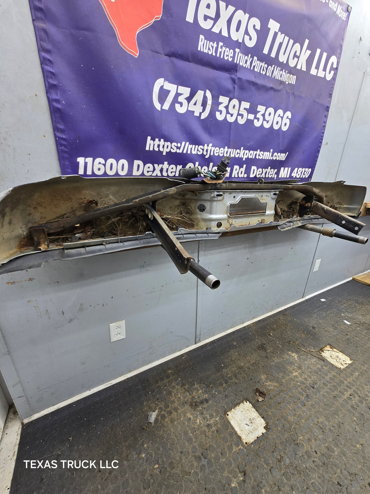 1999-2007 Ford Super Duty F250 F350 F450 F550 Rear Bumper