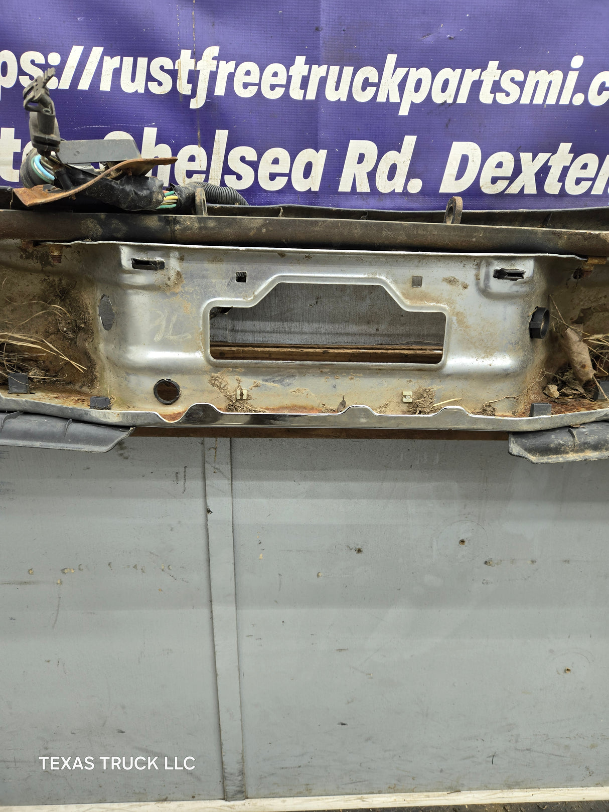 1999-2007 Ford Super Duty F250 F350 F450 F550 Rear Bumper
