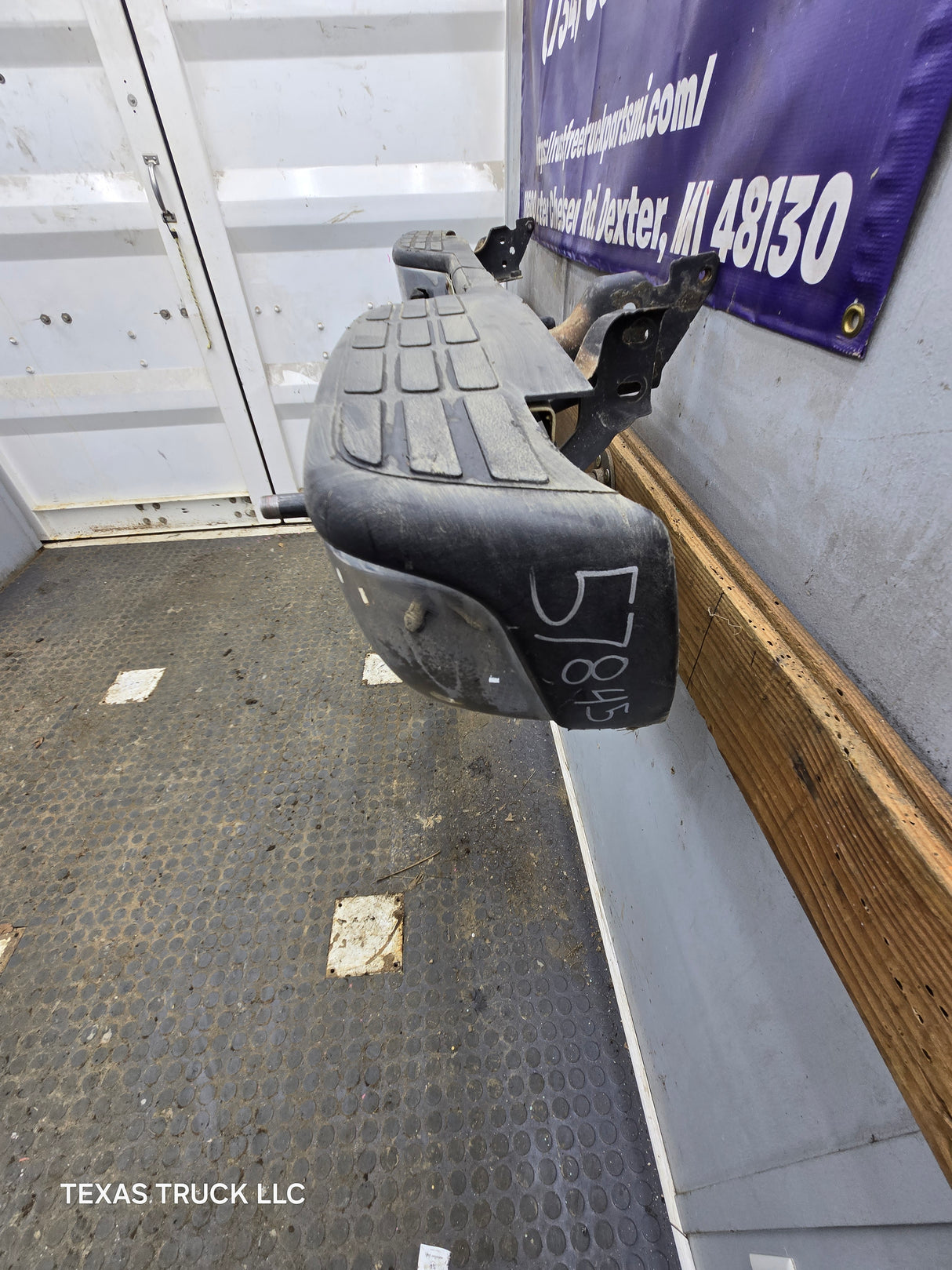 1999-2007 Chevrolet Silverado / GMC Sierra 1500 Rear Bumper