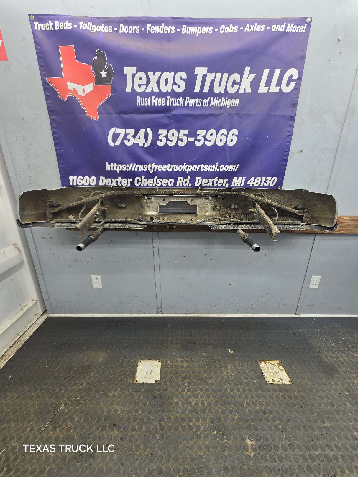 1999-2007 Ford Super Duty F250 F350 F450 F550 Rear Bumper