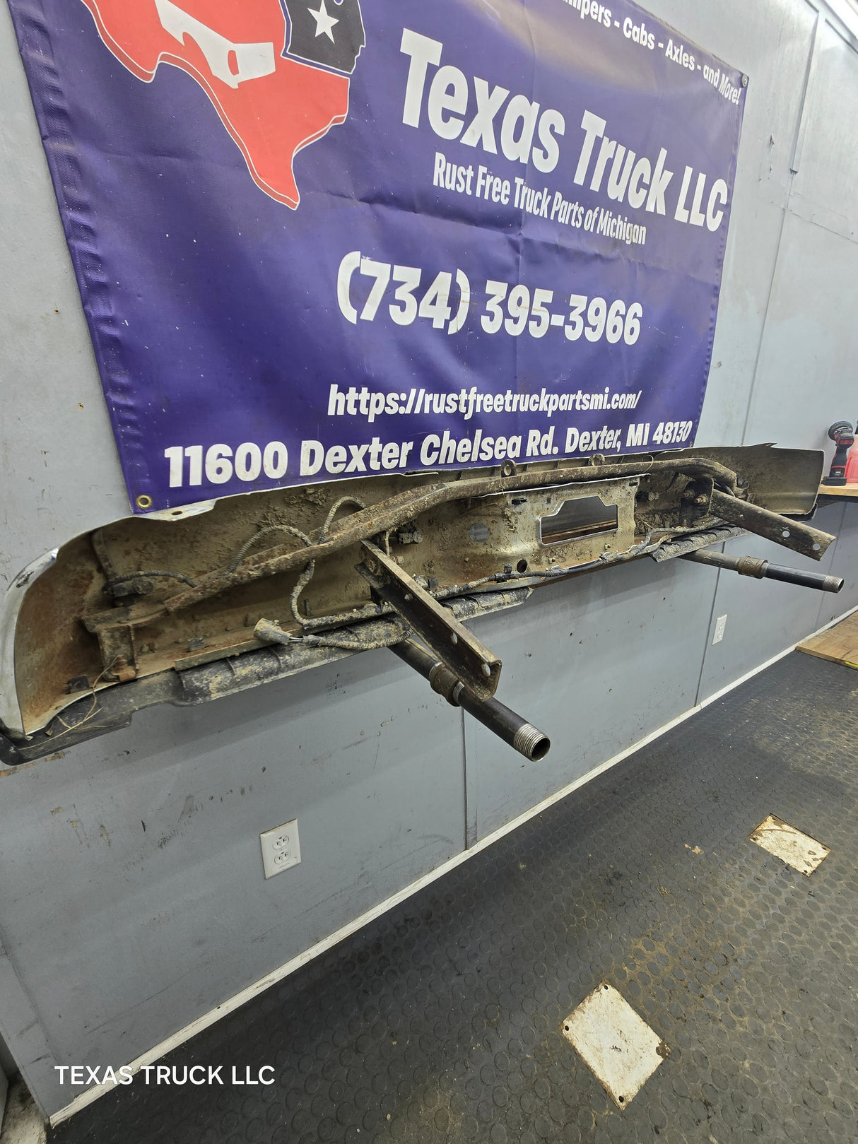 1999-2007 Ford Super Duty F250 F350 F450 F550 Rear Bumper