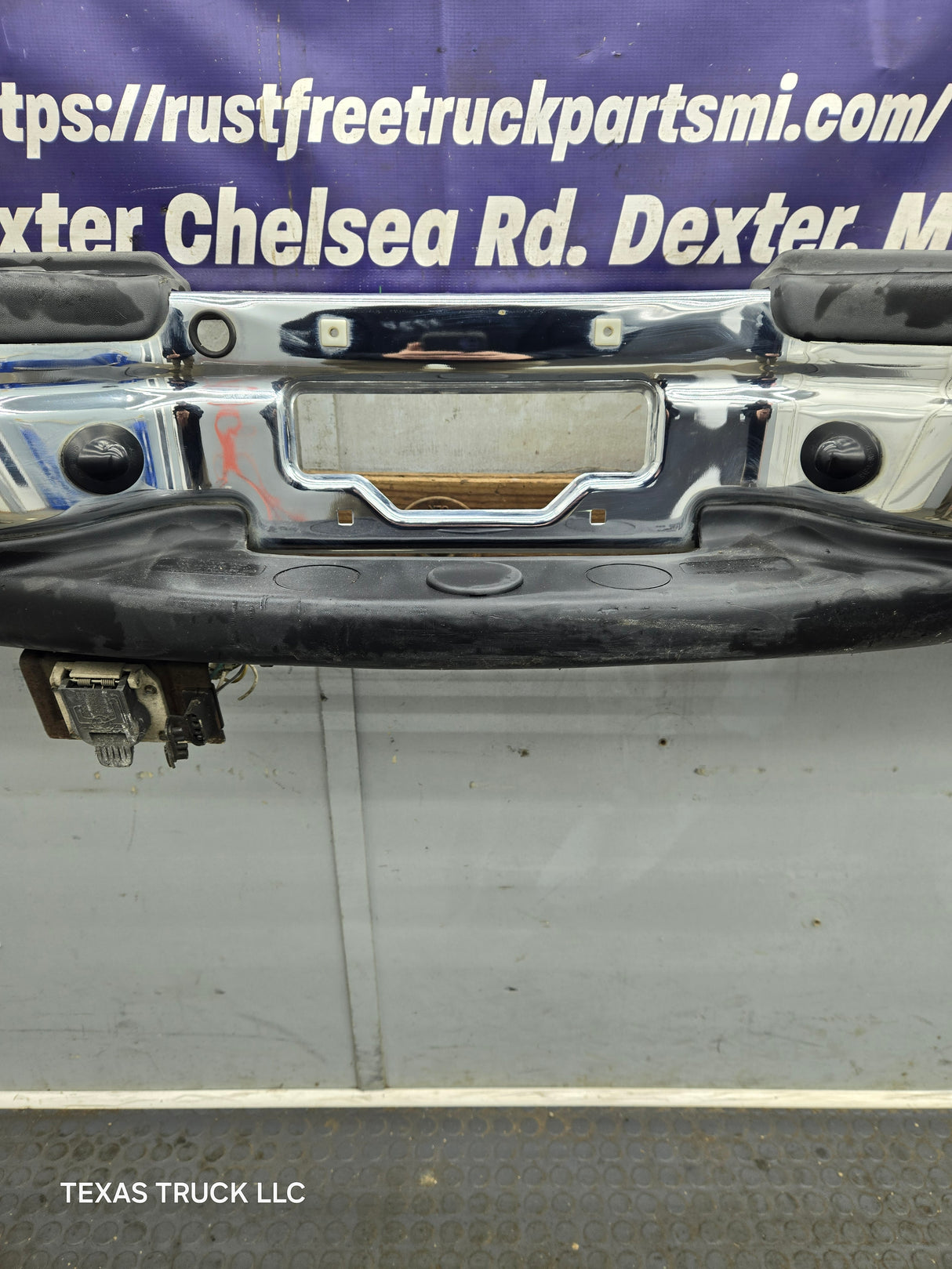 1999-2007 Ford Super Duty F250 F350 F450 F550 Rear Bumper