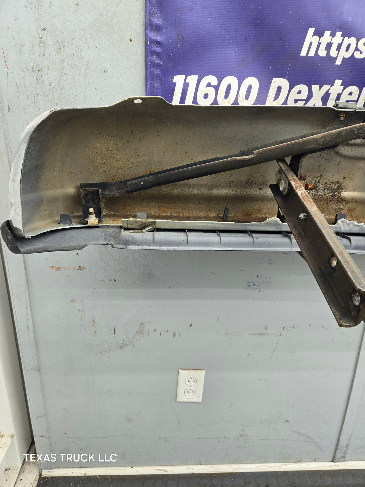 1999-2007 Ford Super Duty F250 F350 F450 F550 Rear Bumper
