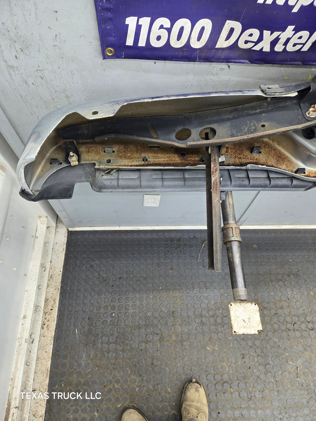 1999-2007 Ford Super Duty F250 F350 F450 F550 Rear Bumper