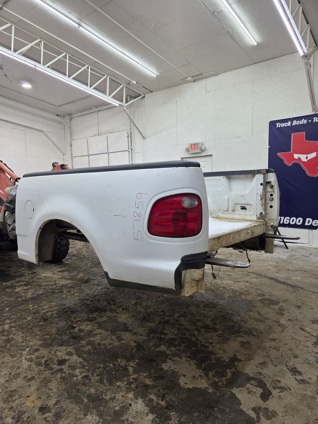 1997-2003 Ford F150 5' 6" Short Truck Bed