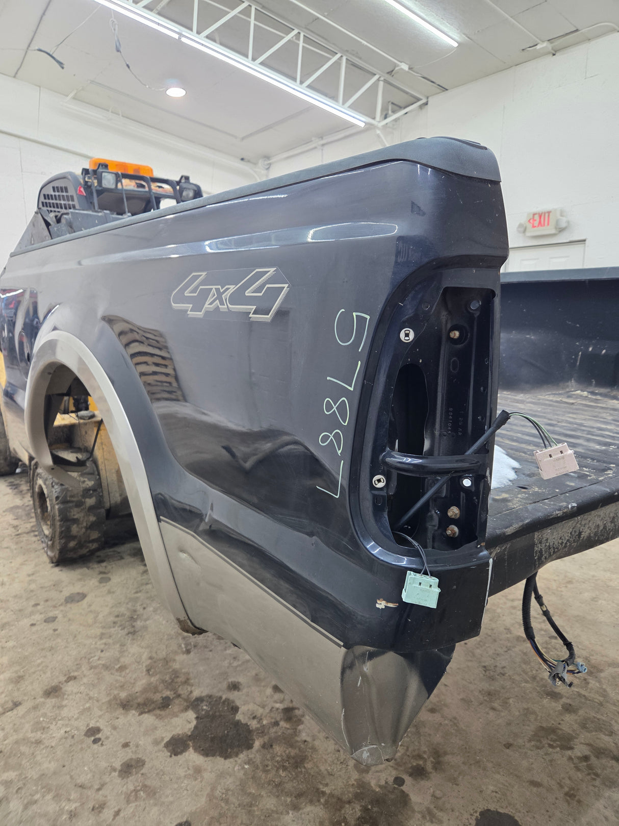 1999-2010 Ford Super Duty F250 F350 6' 9" Short Truck Bed