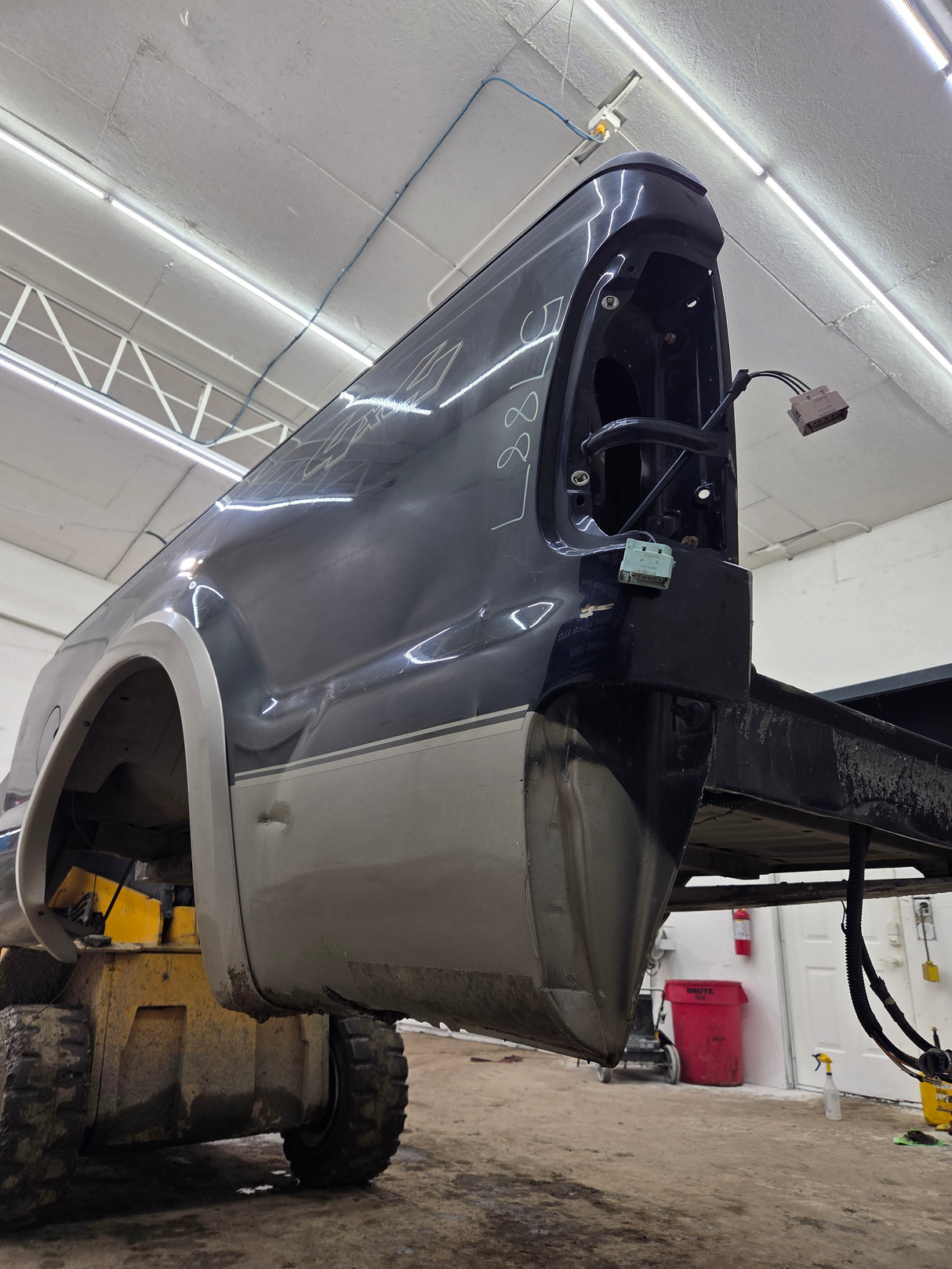 1999-2010 Ford Super Duty F250 F350 6' 9" Short Truck Bed