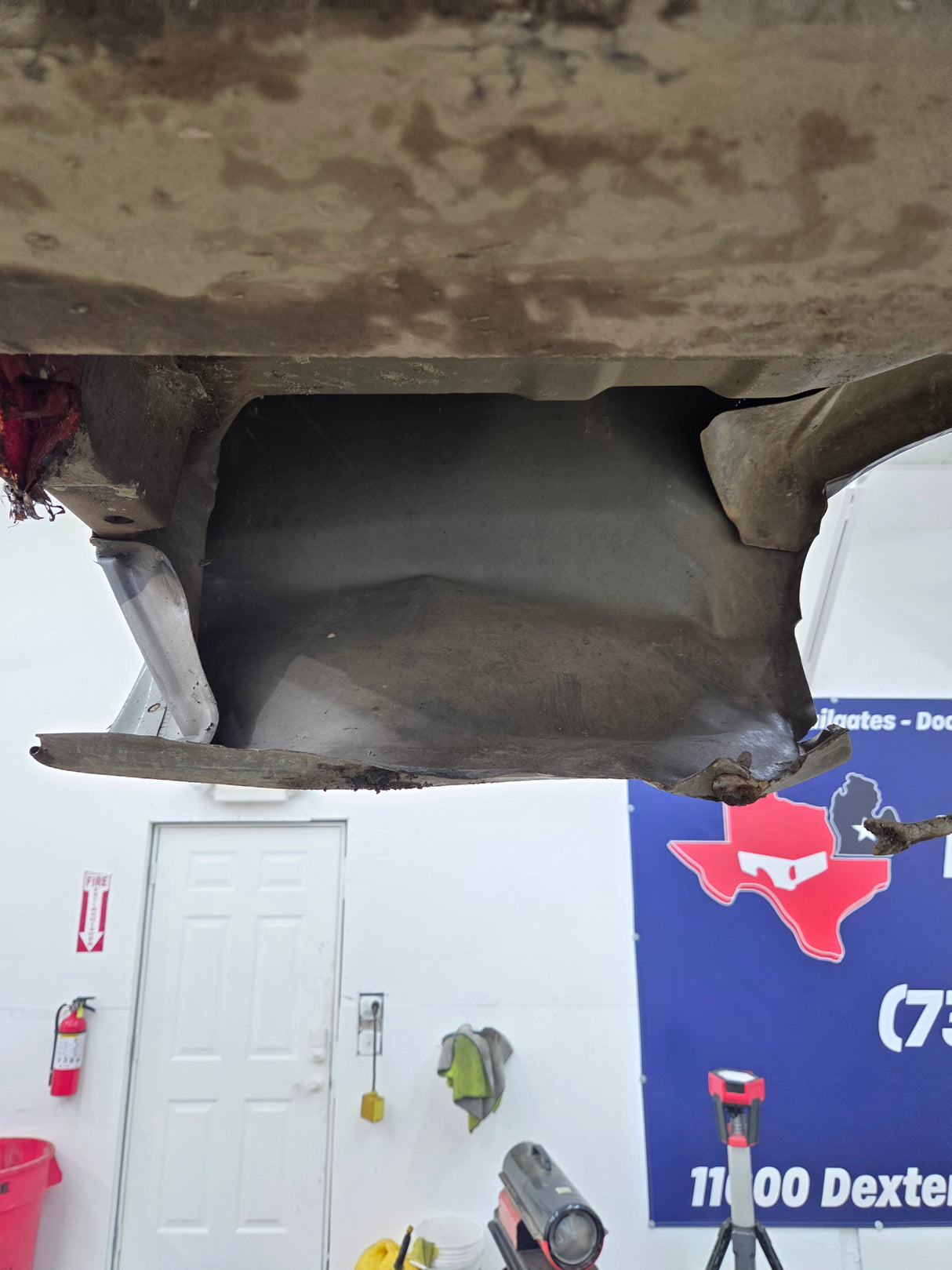 1999-2010 Ford Super Duty F250 F350 6' 9" Short Truck Bed