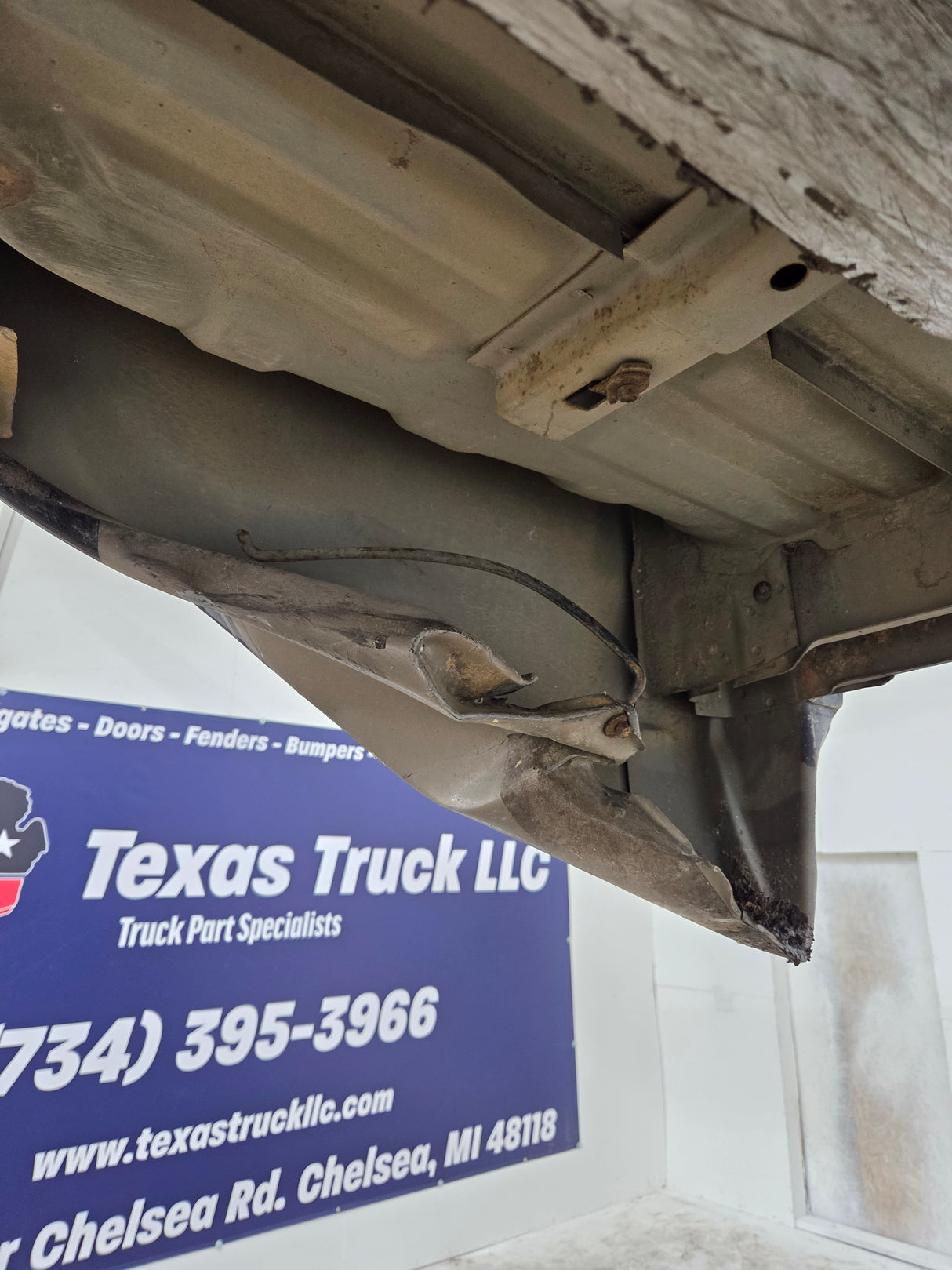 1999-2010 Ford Super Duty F250 F350 6' 9" Short Truck Bed