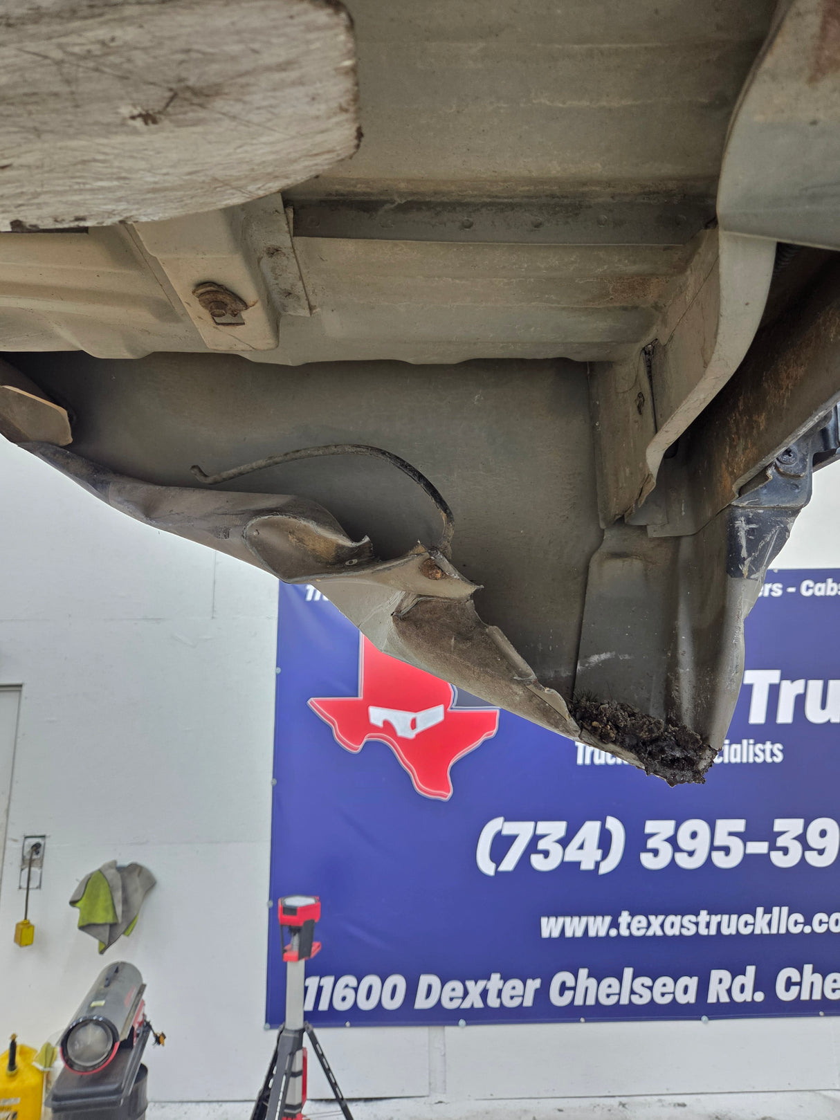 1999-2010 Ford Super Duty F250 F350 6' 9" Short Truck Bed