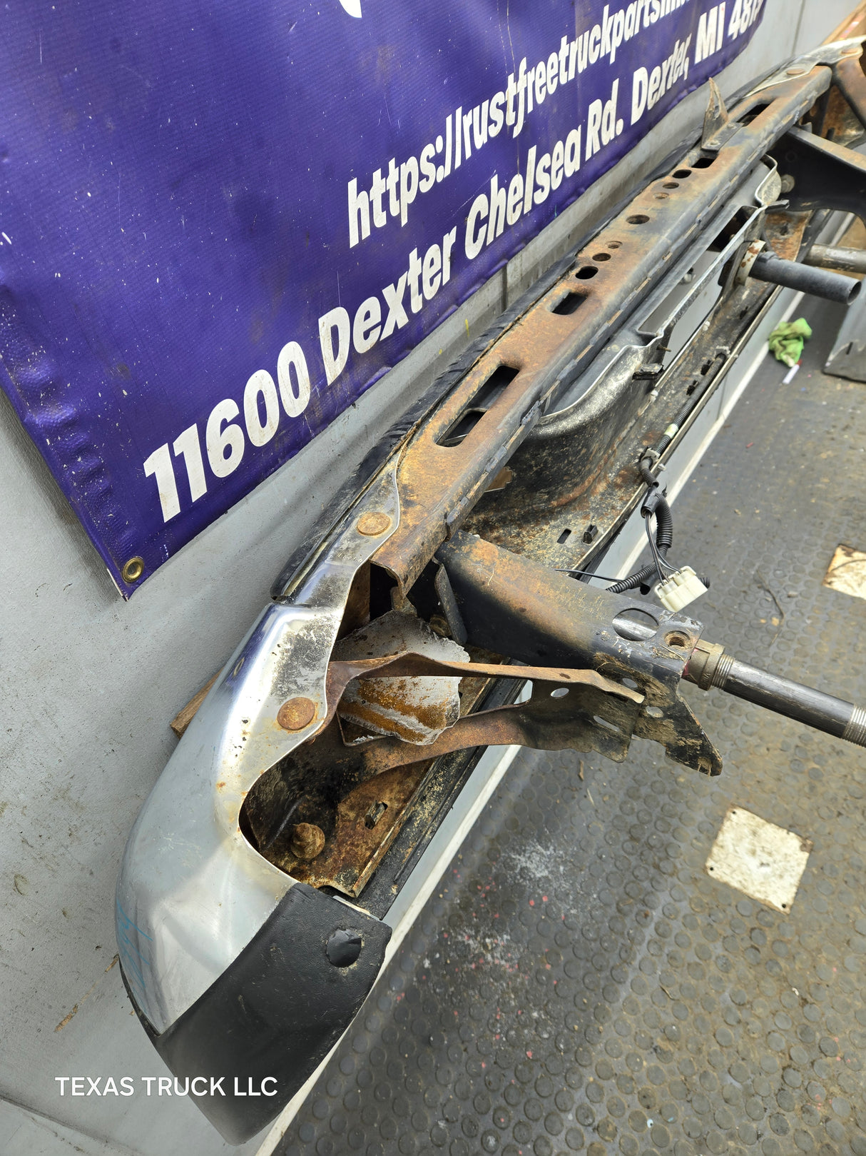 1999-2007 Chevrolet Silverado / GMC Sierra 1500 Rear Bumper