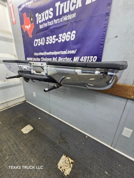 1999-2007 Ford Super Duty F250 F350 F450 F550 Rear Bumper