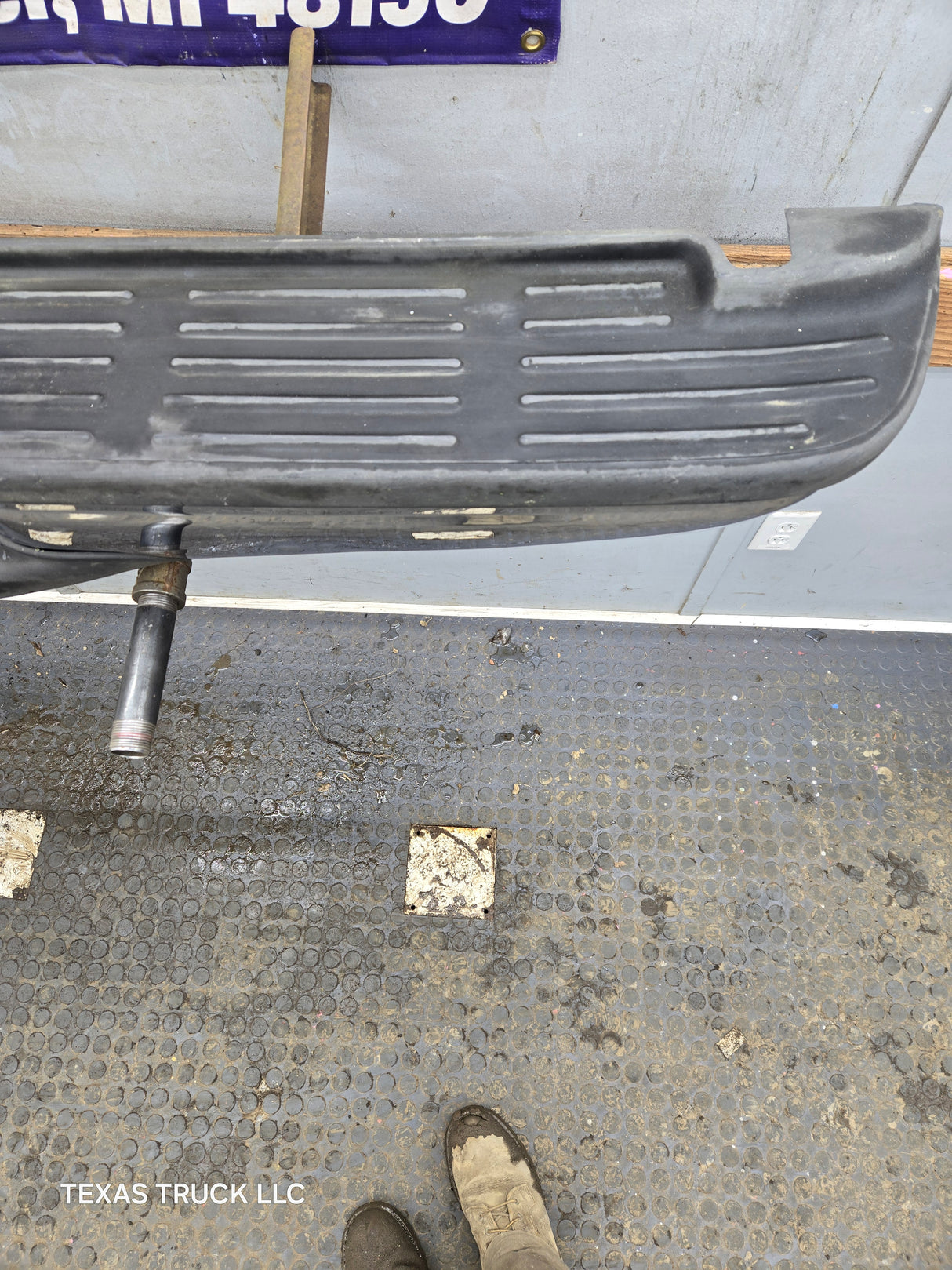 1999-2007 Ford Super Duty F250 F350 F450 F550 Rear Bumper