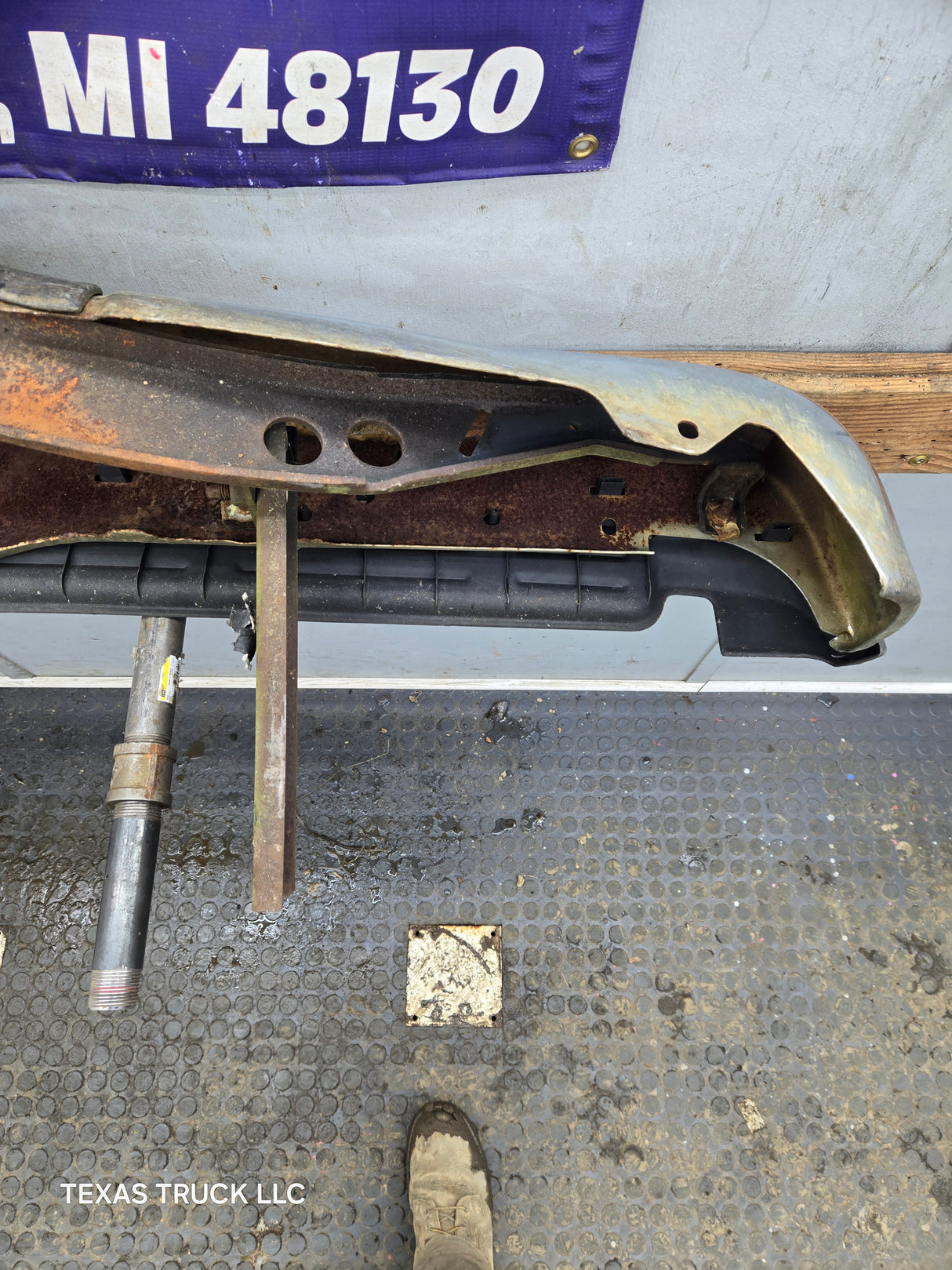 1999-2007 Ford Super Duty F250 F350 F450 F550 Rear Bumper
