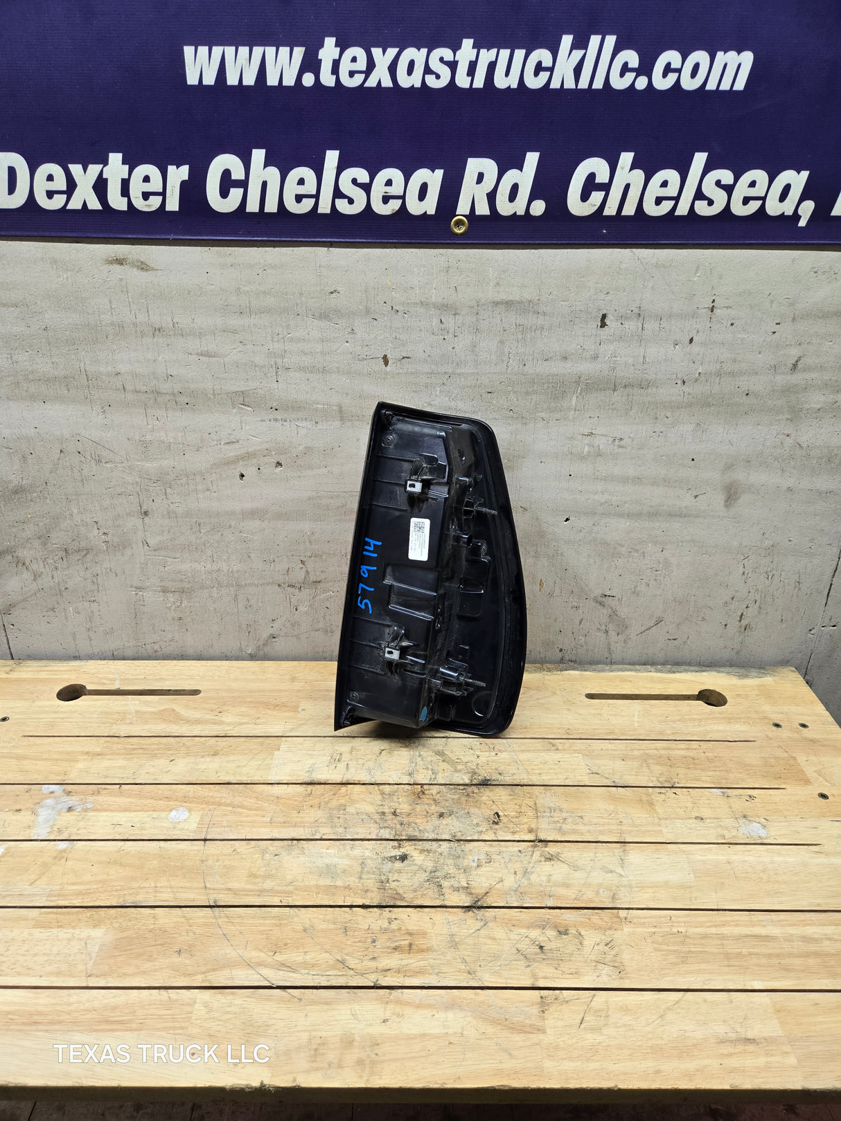 2019-2022 GMC Sierra 1500 RH Passenger Side Tail Light 84760018