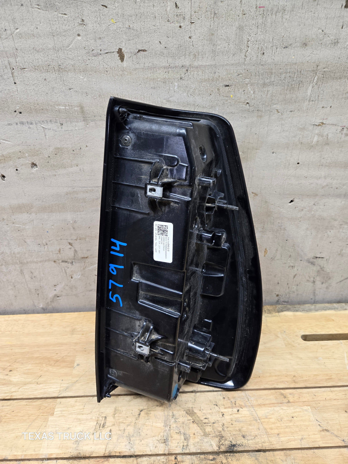 2019-2022 GMC Sierra 1500 RH Passenger Side Tail Light 84760018