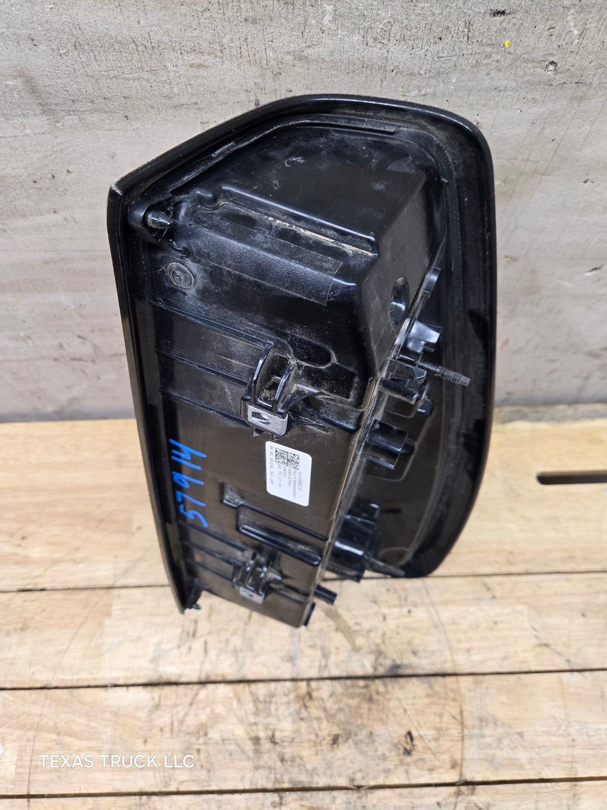 2019-2022 GMC Sierra 1500 RH Passenger Side Tail Light 84760018