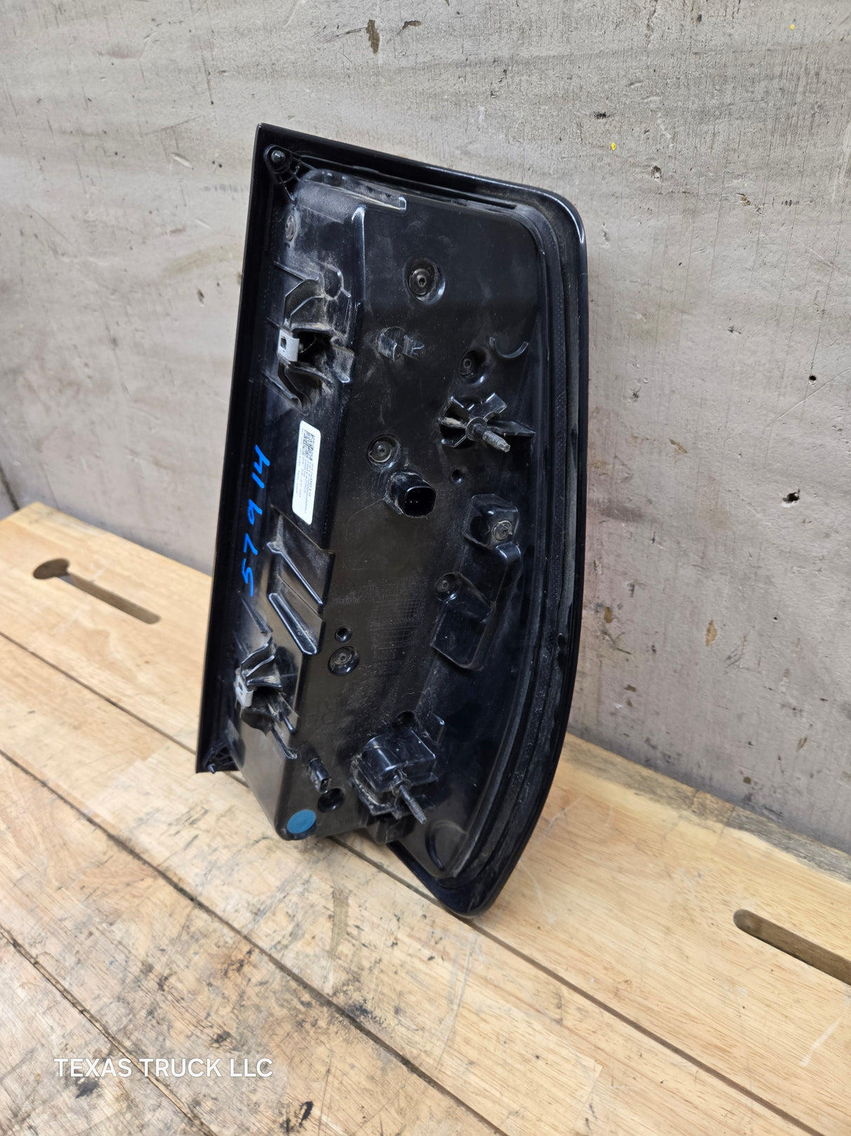 2019-2022 GMC Sierra 1500 RH Passenger Side Tail Light 84760018