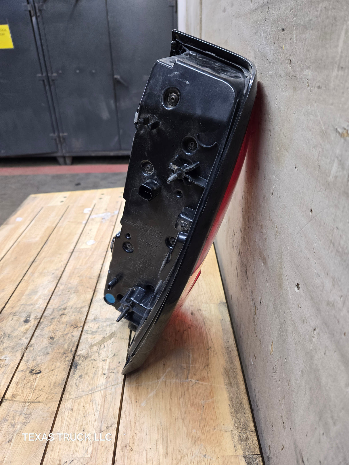 2019-2022 GMC Sierra 1500 RH Passenger Side Tail Light 84760018