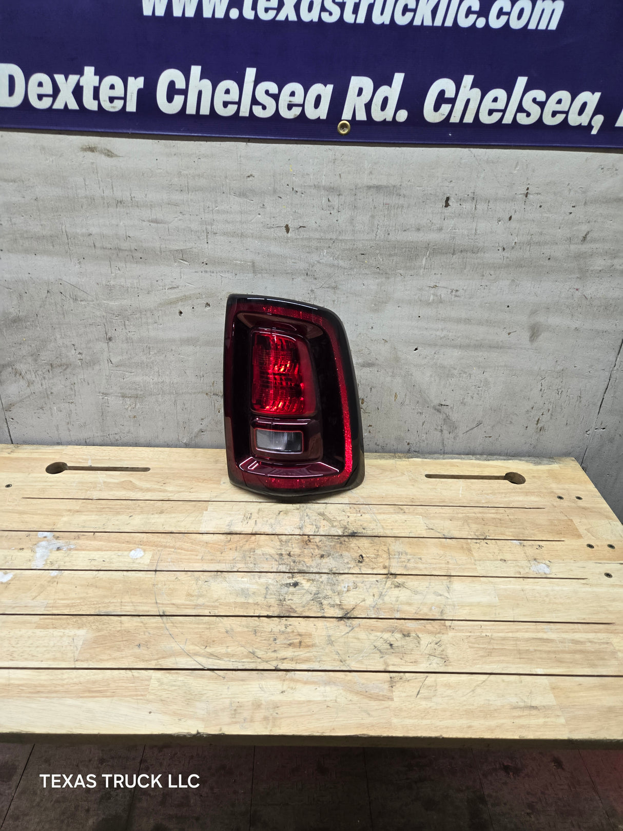 2025-2026 5th Gen Dodge Ram 2500 3500 RH Passenger Side Tail Light 68592554AA