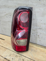 2003-2007 Chevrolet Silverado 1500 2500 3500 HD LH Driver Side Tail Light