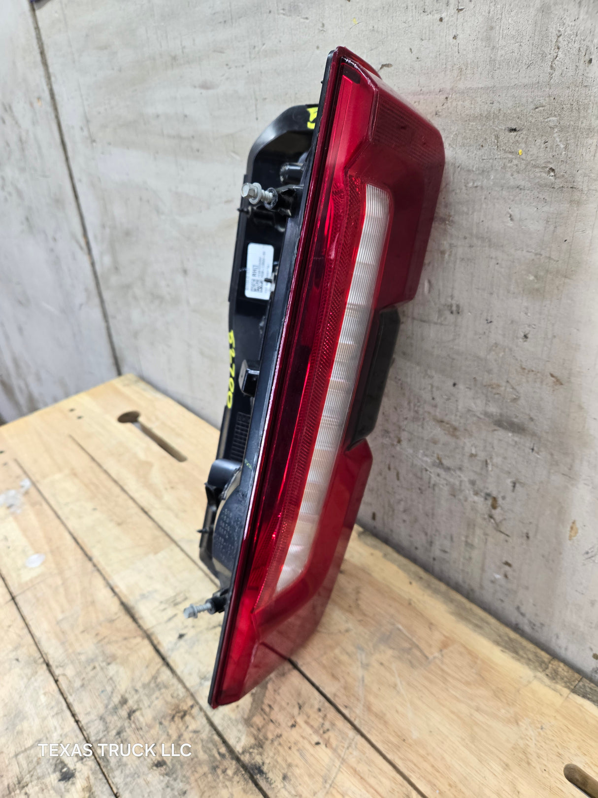 2023-2026 Ford Super Duty F250 F350 RH Incandescent Passenger Side Tail Light With Bliss PC3B-13B504-BH